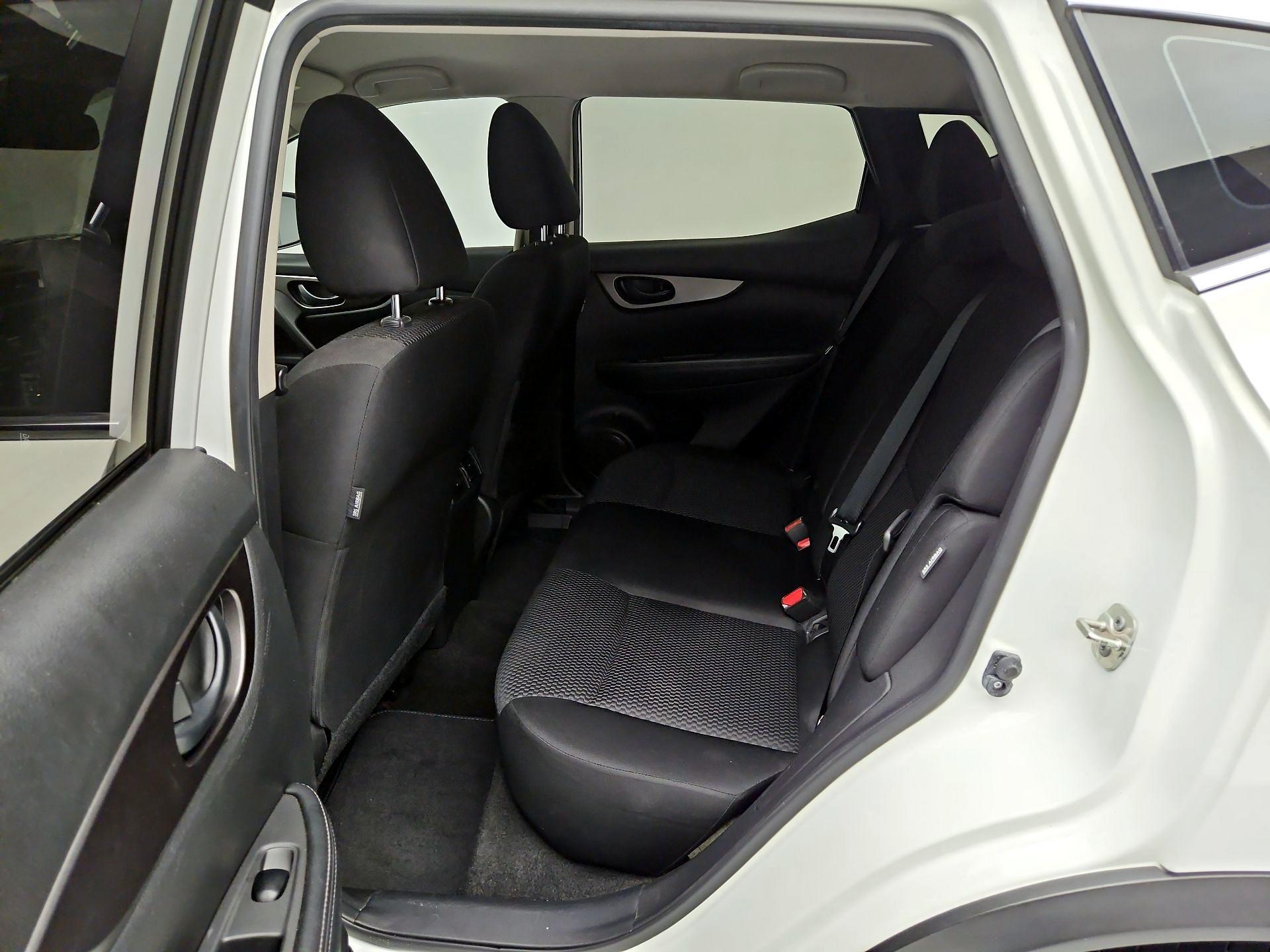 Thumbnail: 2020 Nissan Rogue Sport - 19