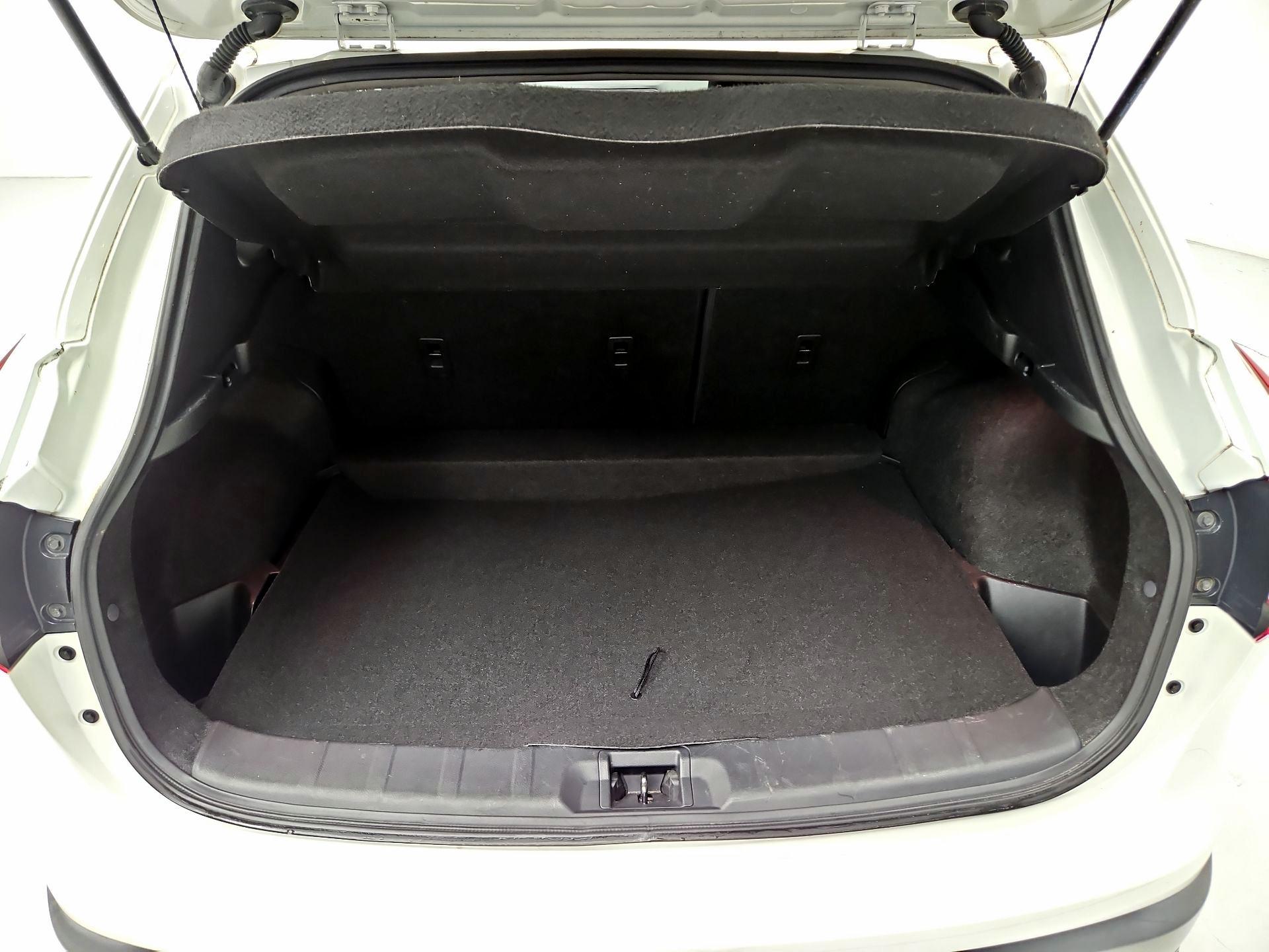 Thumbnail: 2020 Nissan Rogue Sport - 20