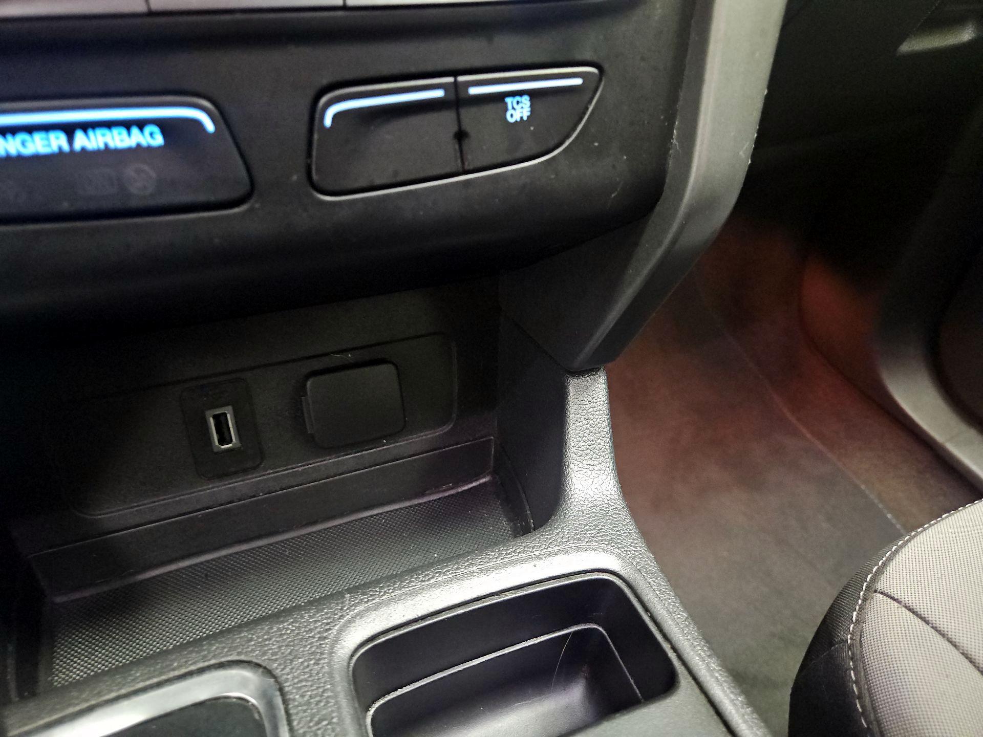 Thumbnail: 2019 Ford Escape - 18