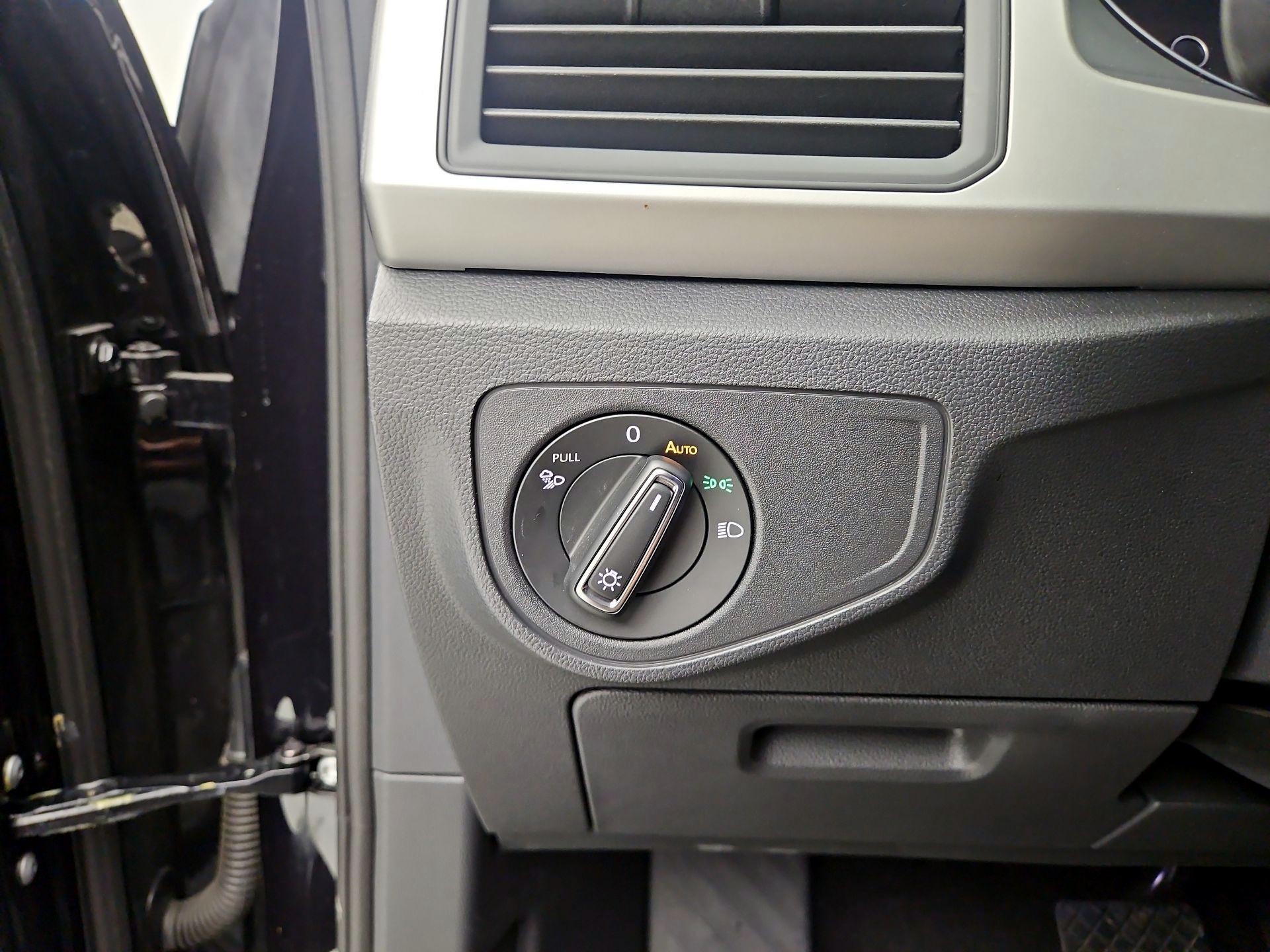 Thumbnail: 2021 Volkswagen Atlas - 13