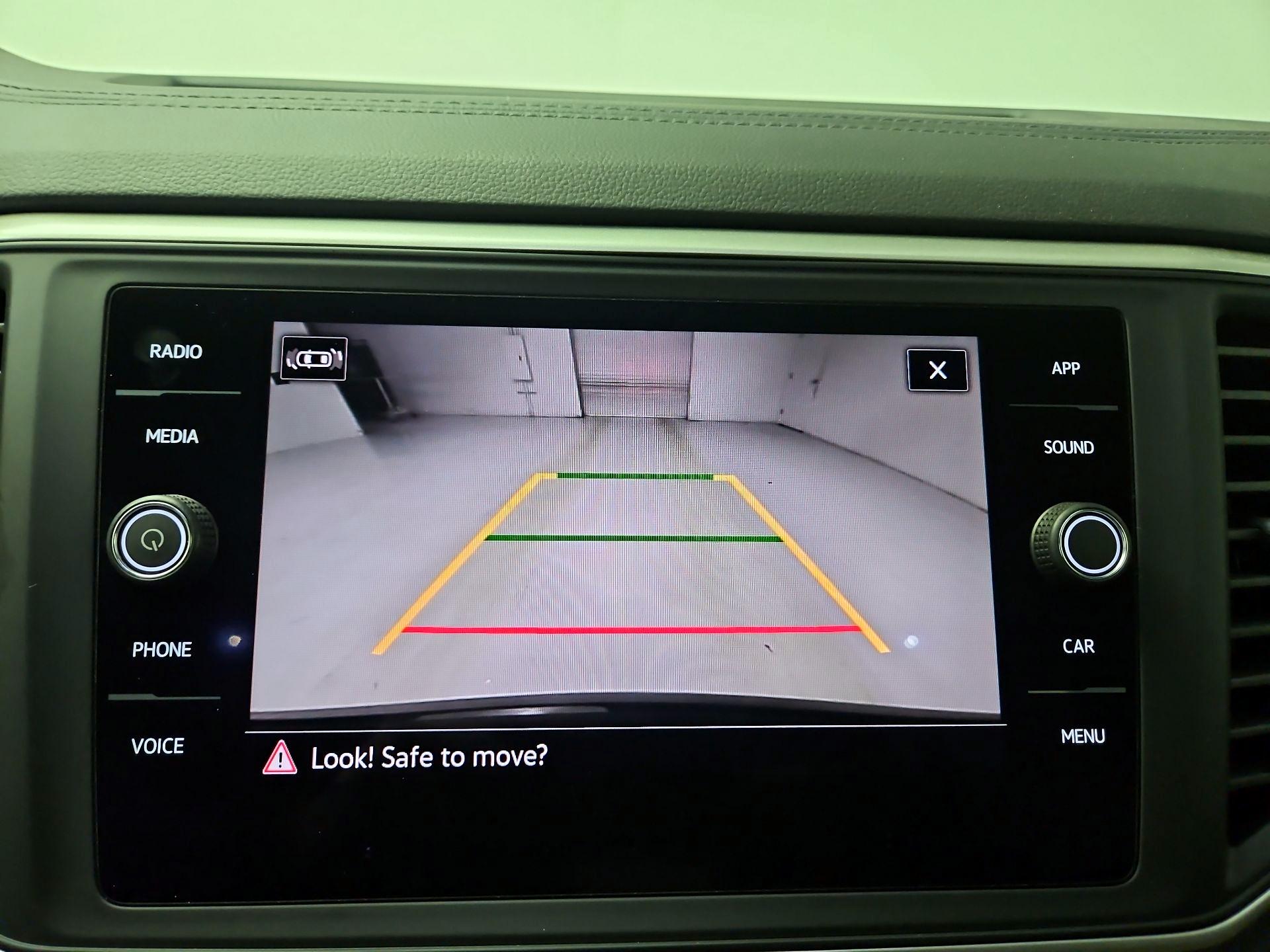 Thumbnail: 2021 Volkswagen Atlas - 14