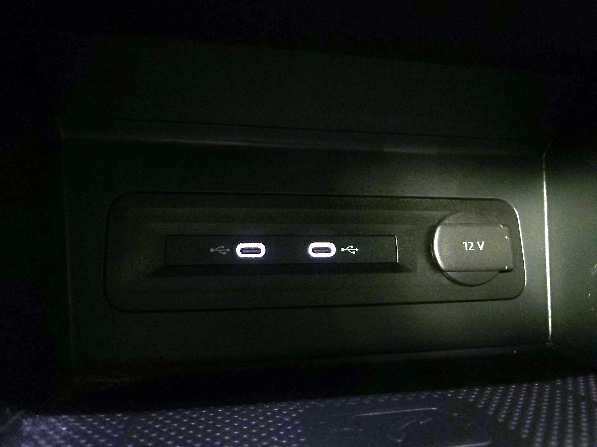 Thumbnail: 2021 Volkswagen Atlas - 18