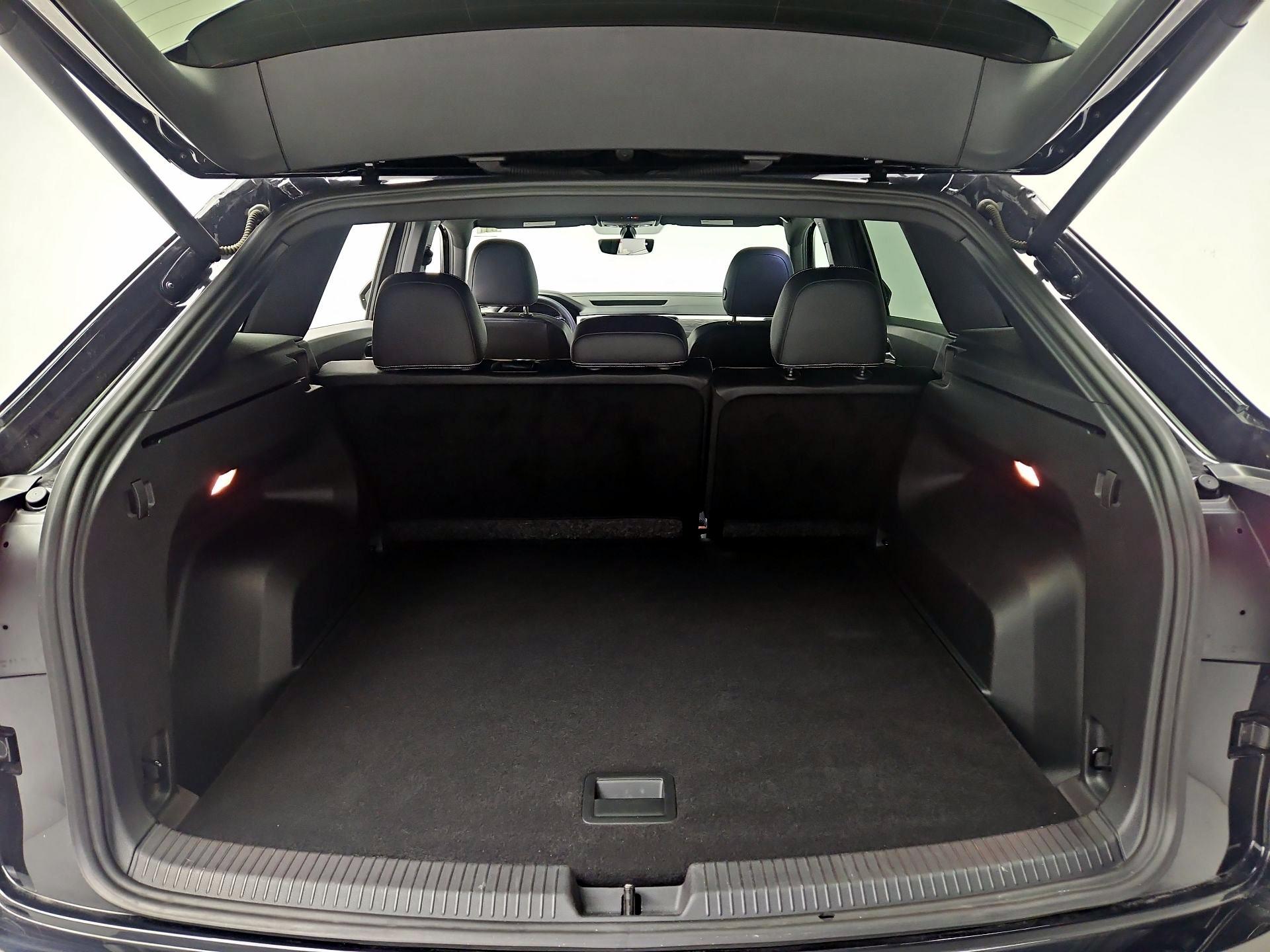 Thumbnail: 2021 Volkswagen Atlas - 20