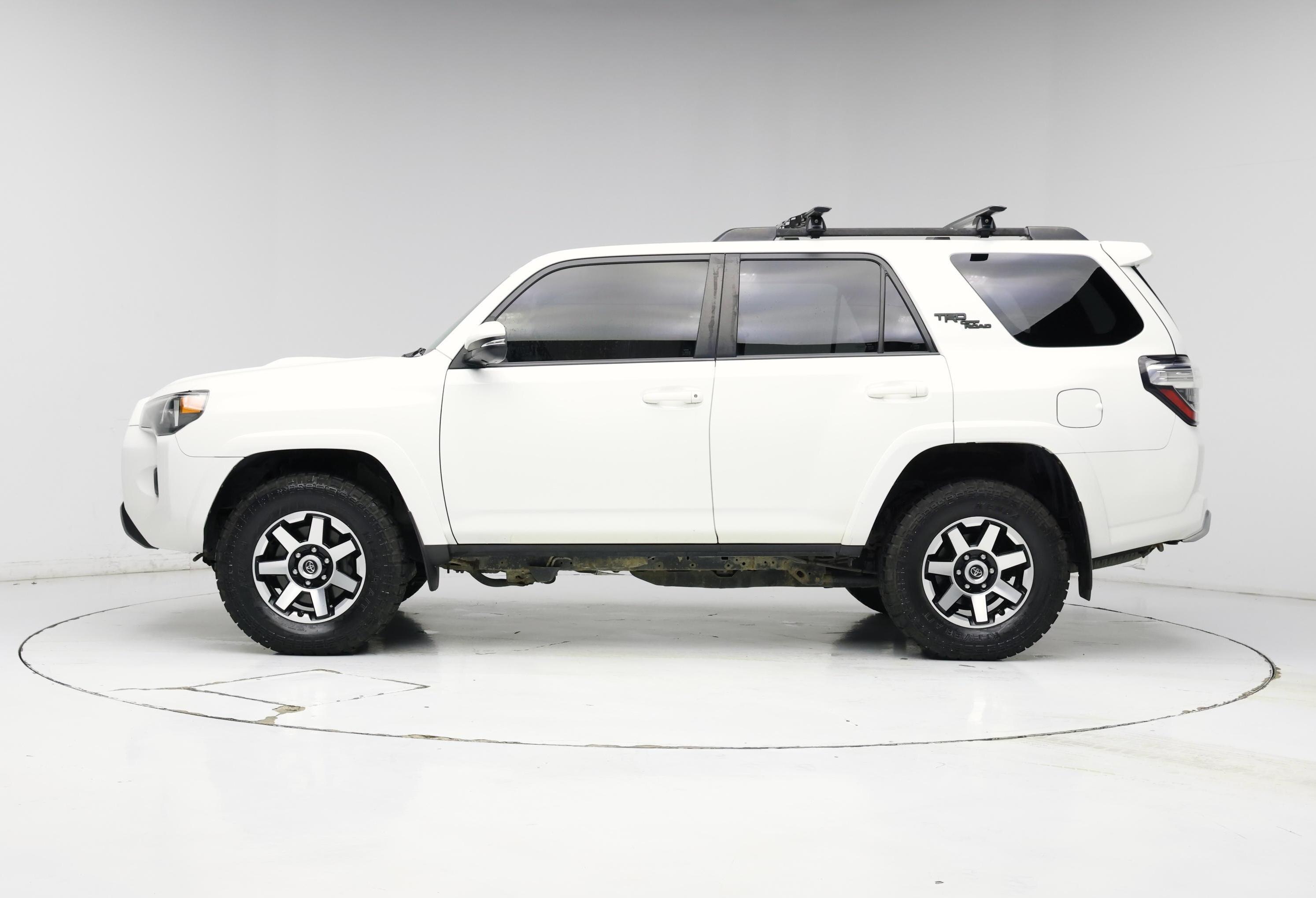Thumbnail: 2018 Toyota 4Runner - 3