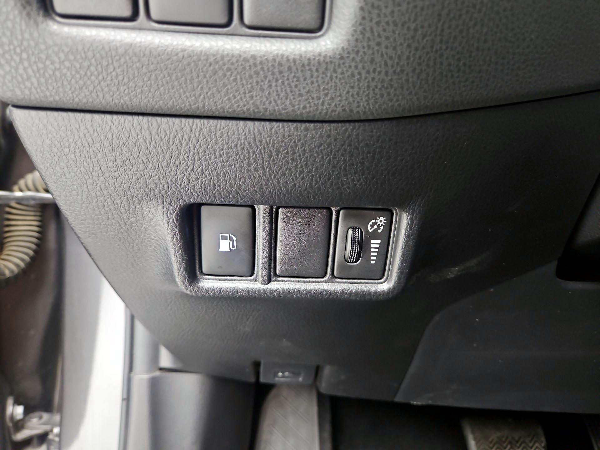 Thumbnail: 2019 Toyota C-HR - 13