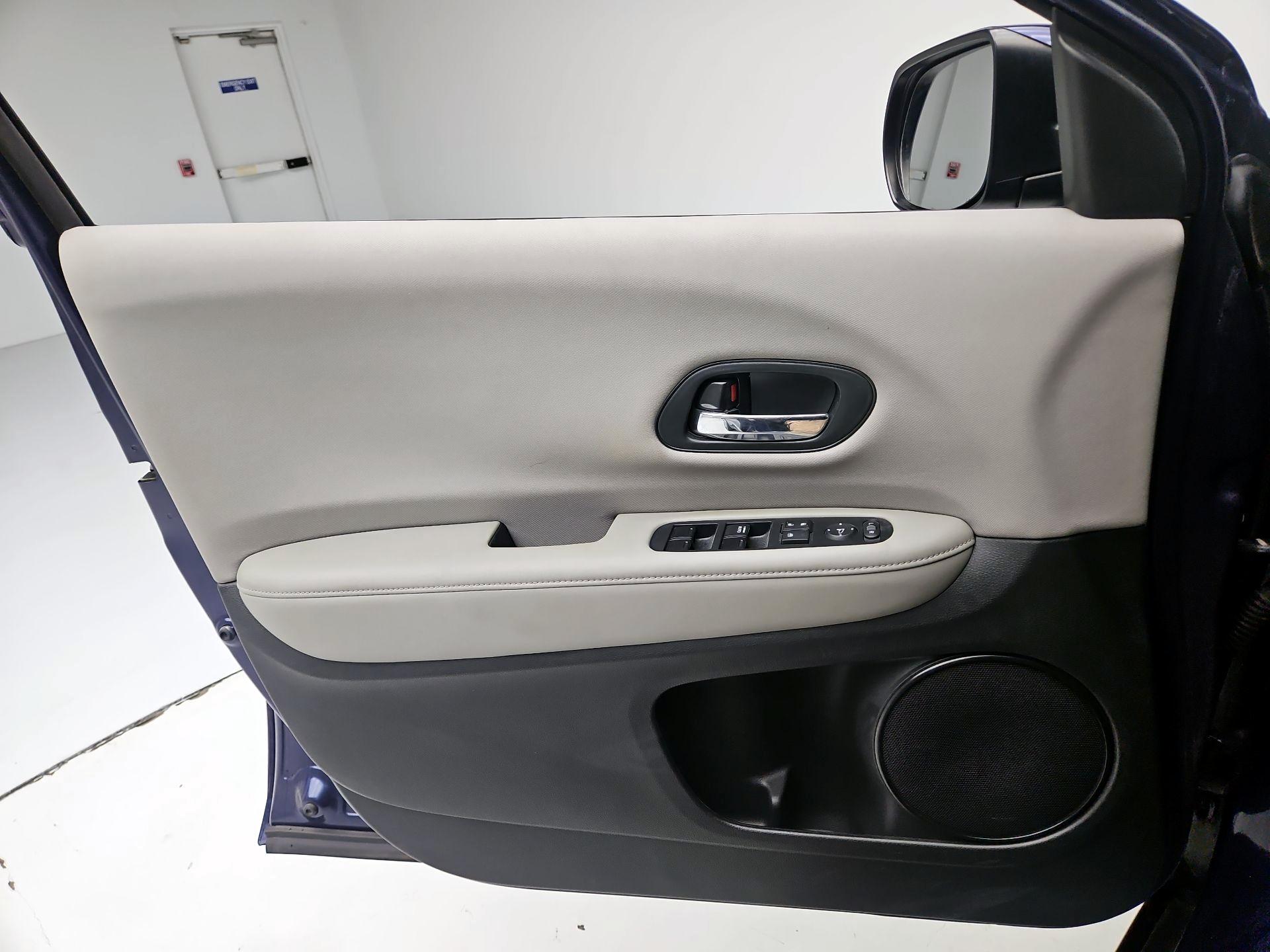 Thumbnail: 2017 Honda HR-V - 12