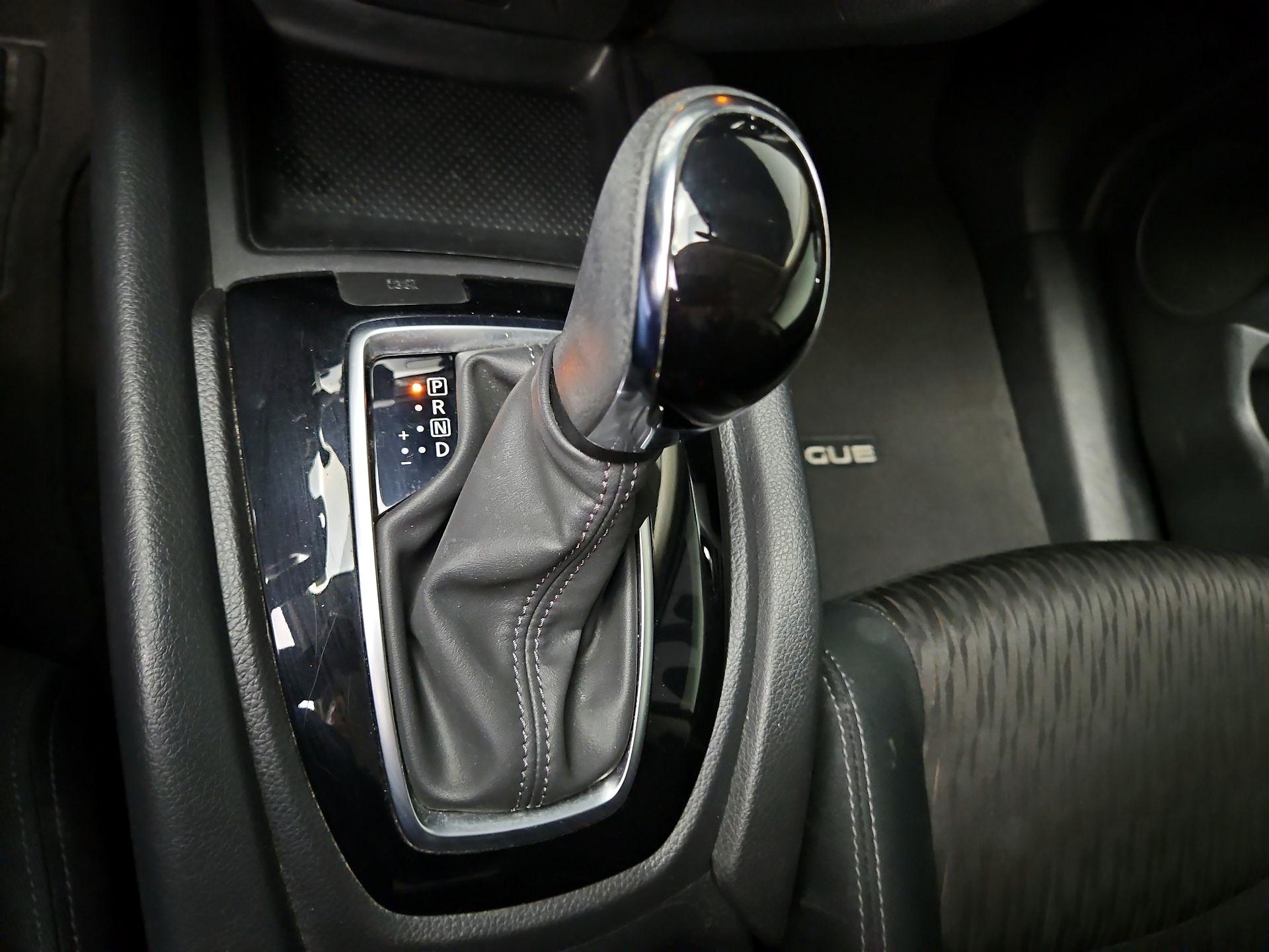 Thumbnail: 2018 Nissan Rogue - 17