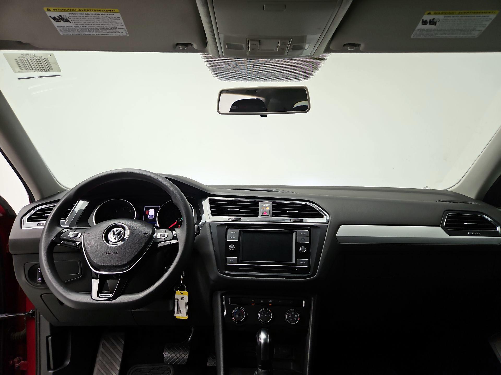 Thumbnail: 2018 Volkswagen Tiguan - 9