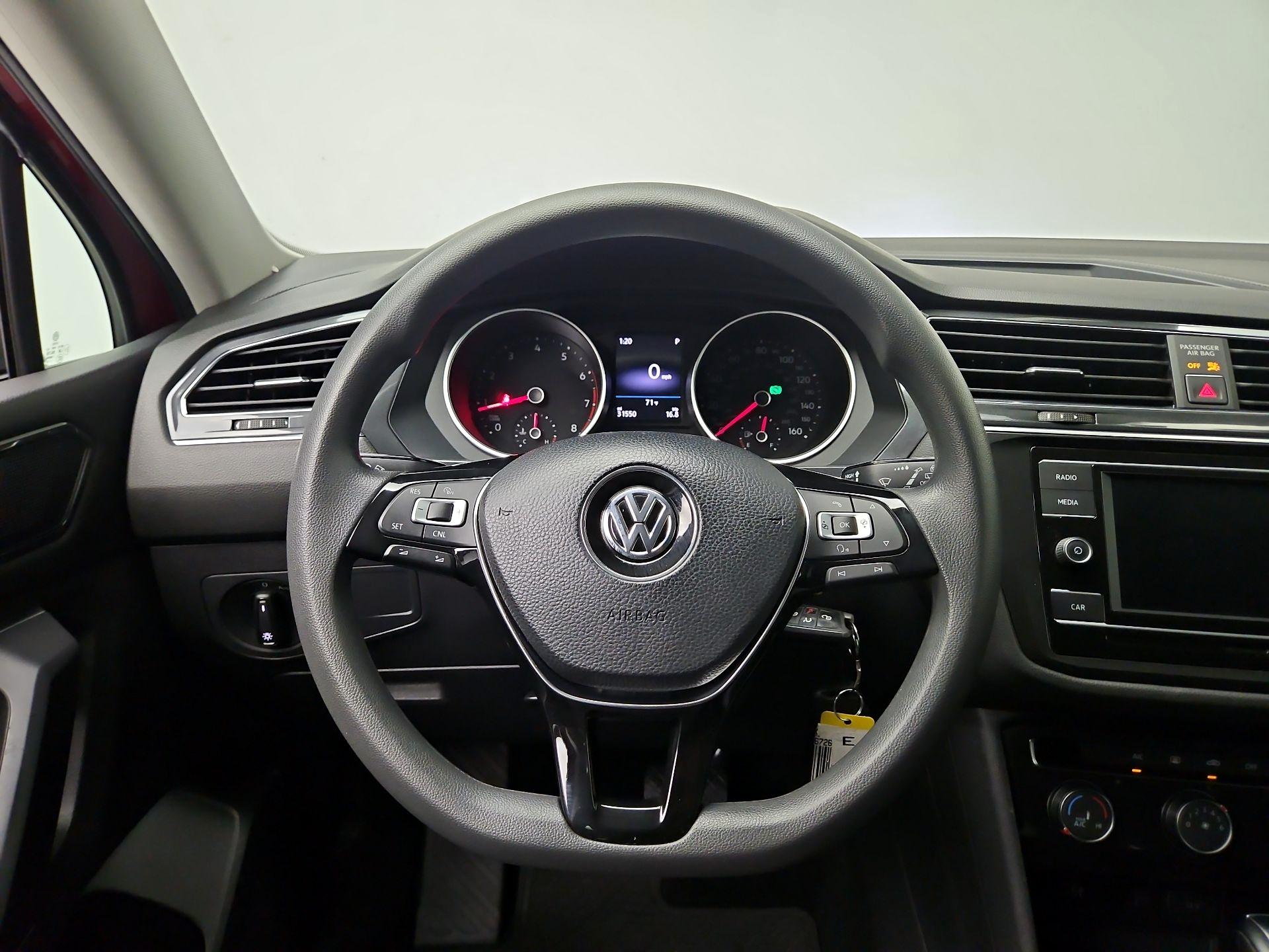 Thumbnail: 2018 Volkswagen Tiguan - 10