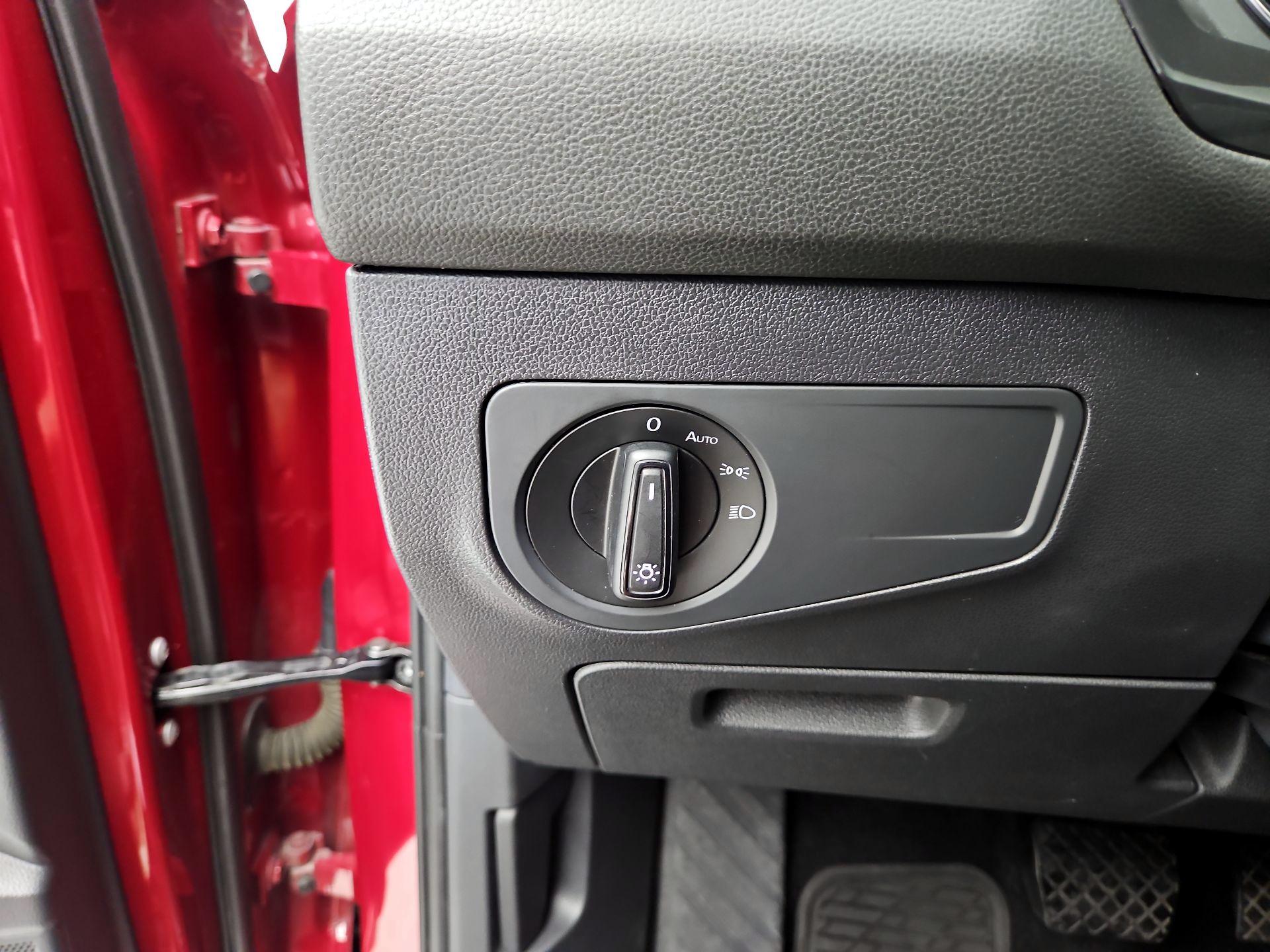 Thumbnail: 2018 Volkswagen Tiguan - 13