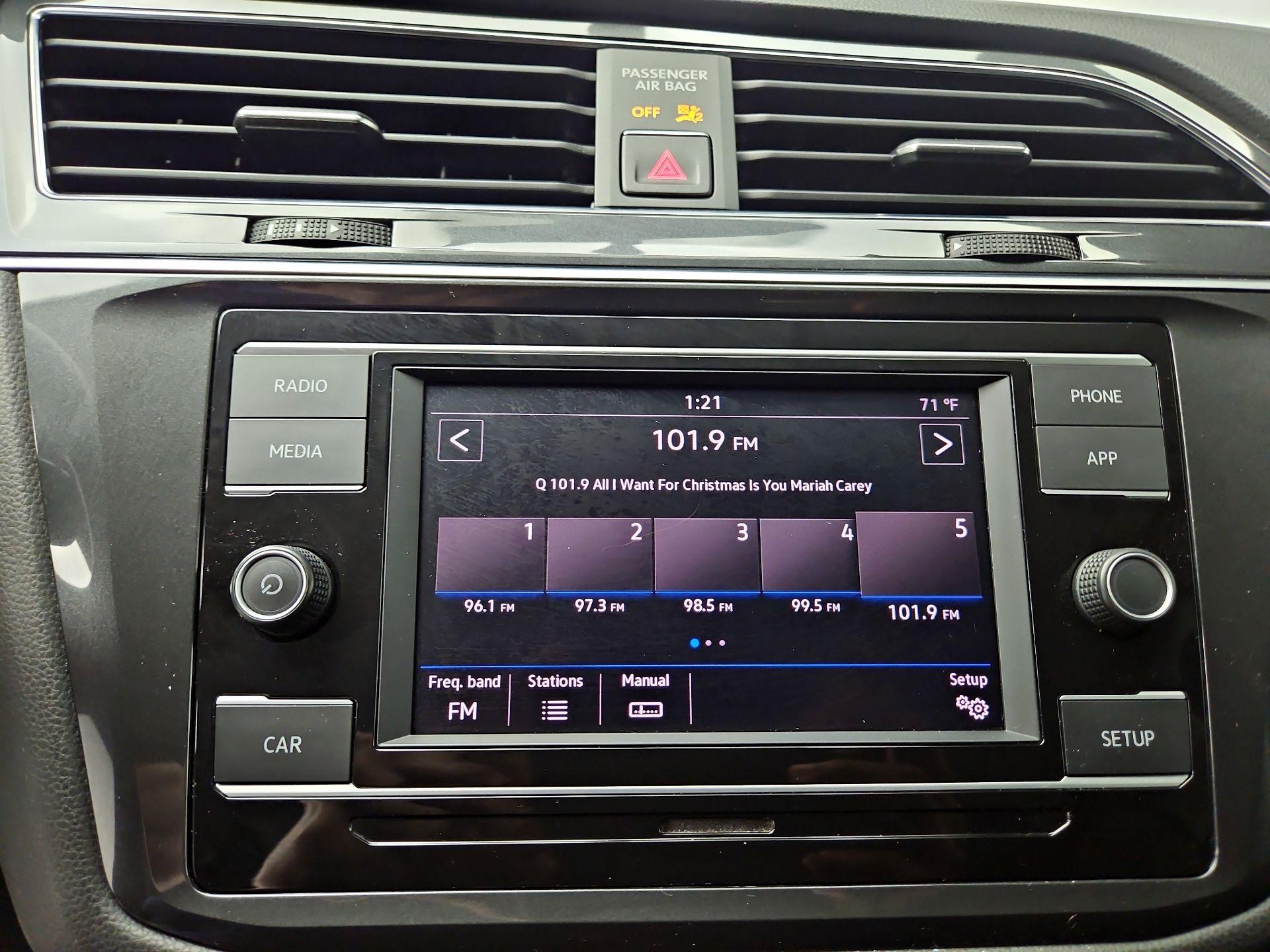 Thumbnail: 2018 Volkswagen Tiguan - 15