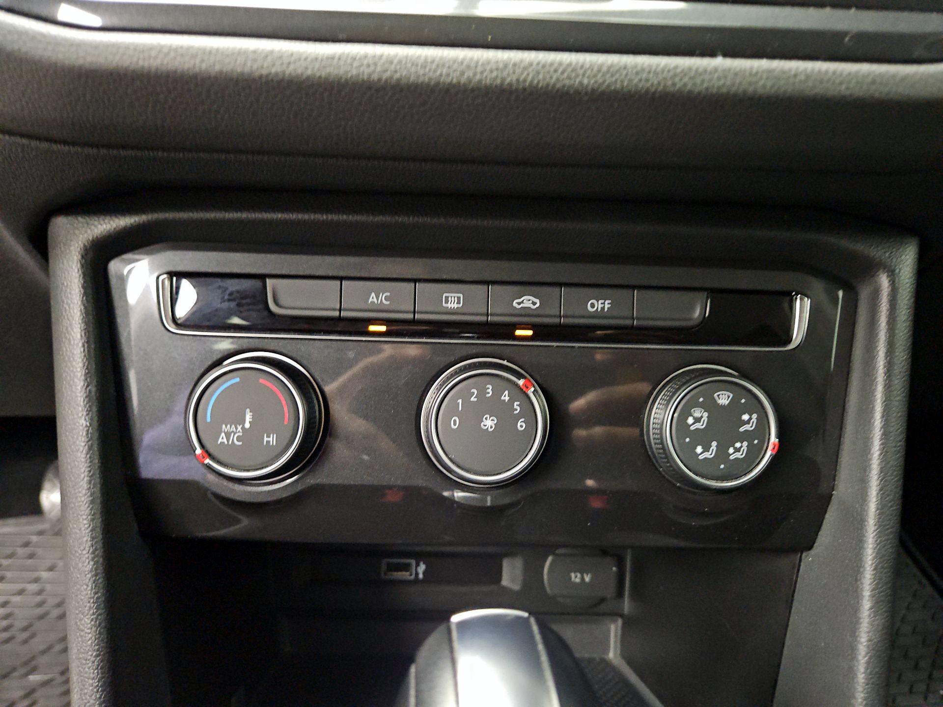 Thumbnail: 2018 Volkswagen Tiguan - 16