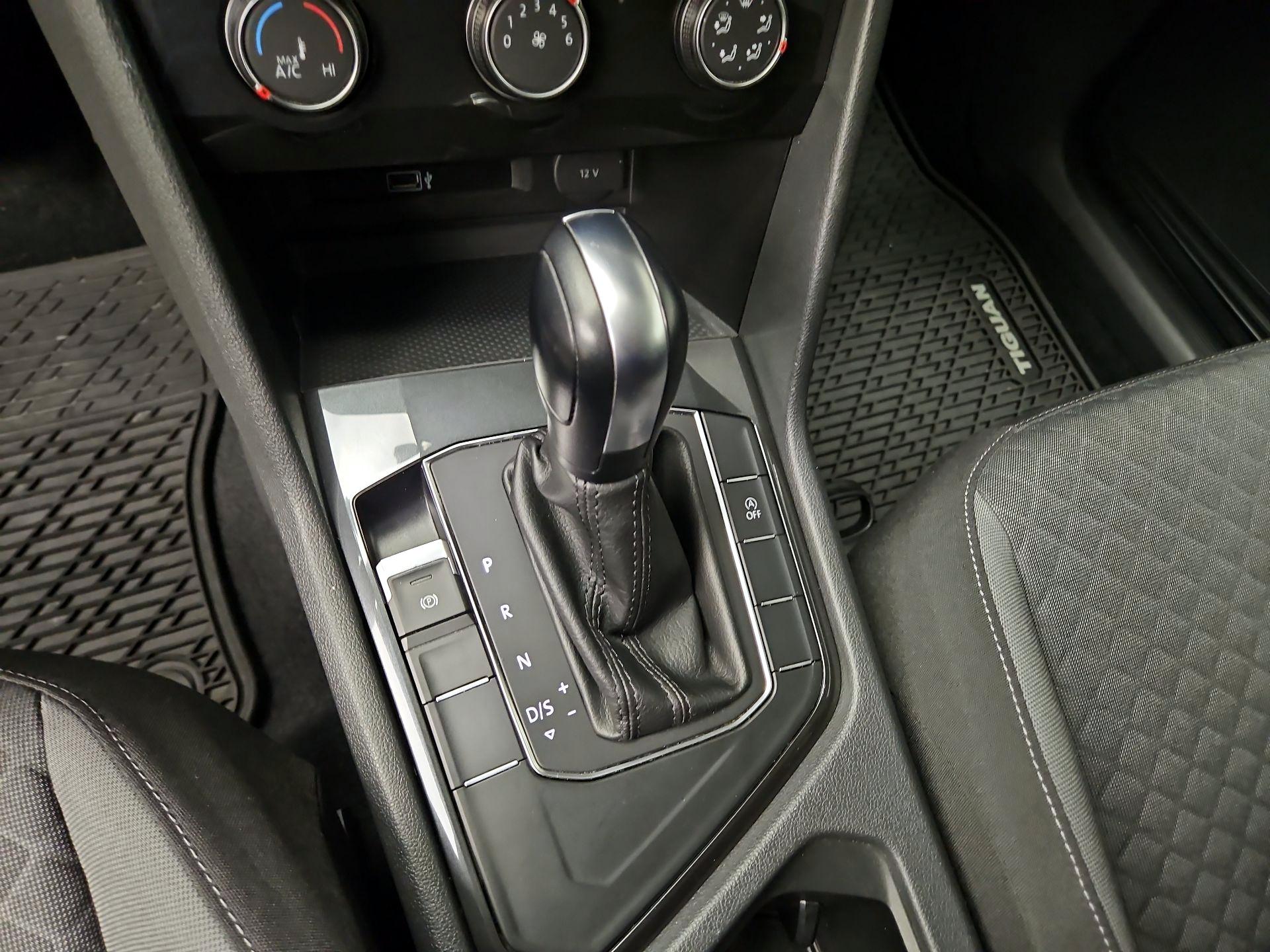 Thumbnail: 2018 Volkswagen Tiguan - 17