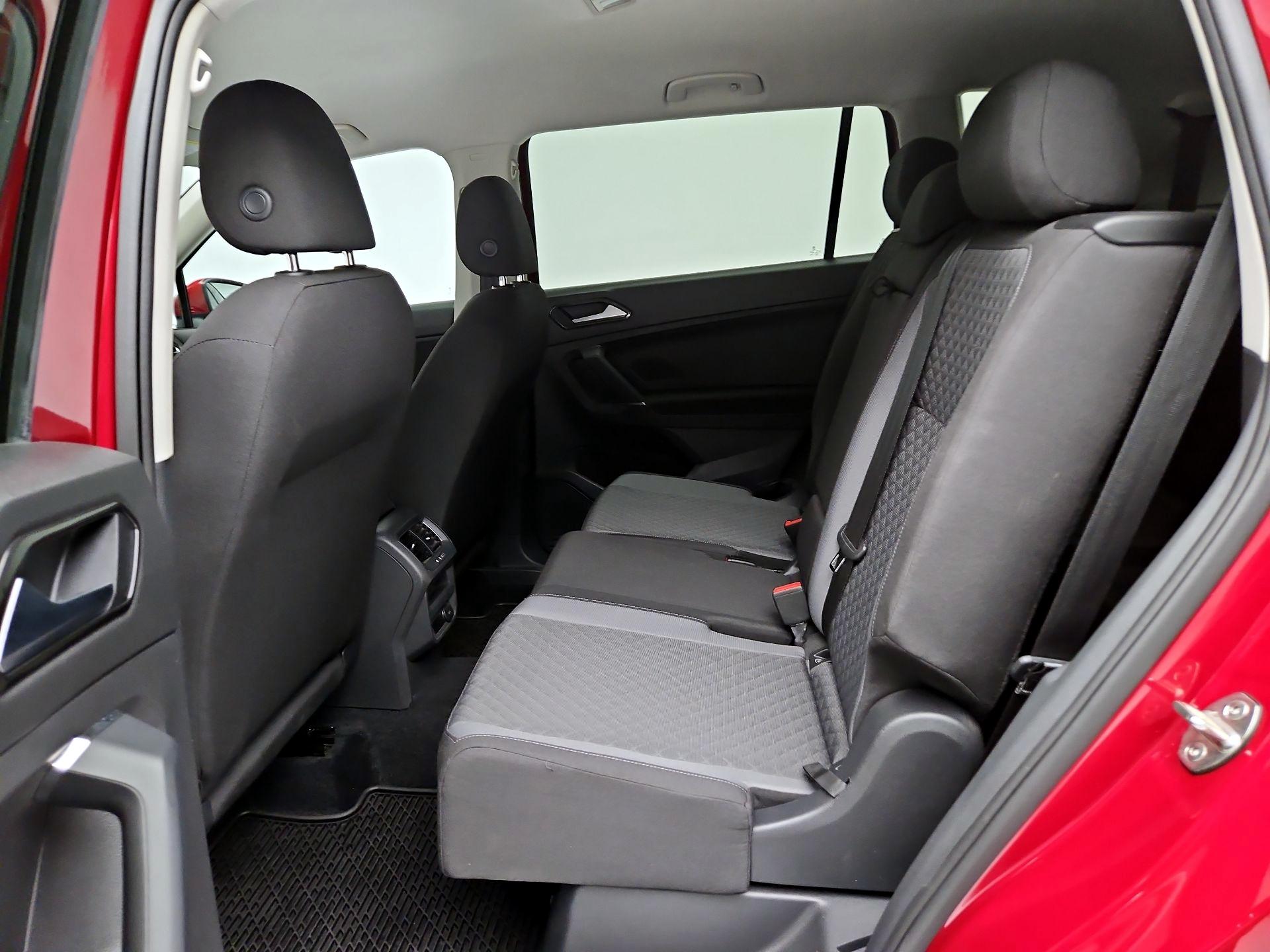 Thumbnail: 2018 Volkswagen Tiguan - 19