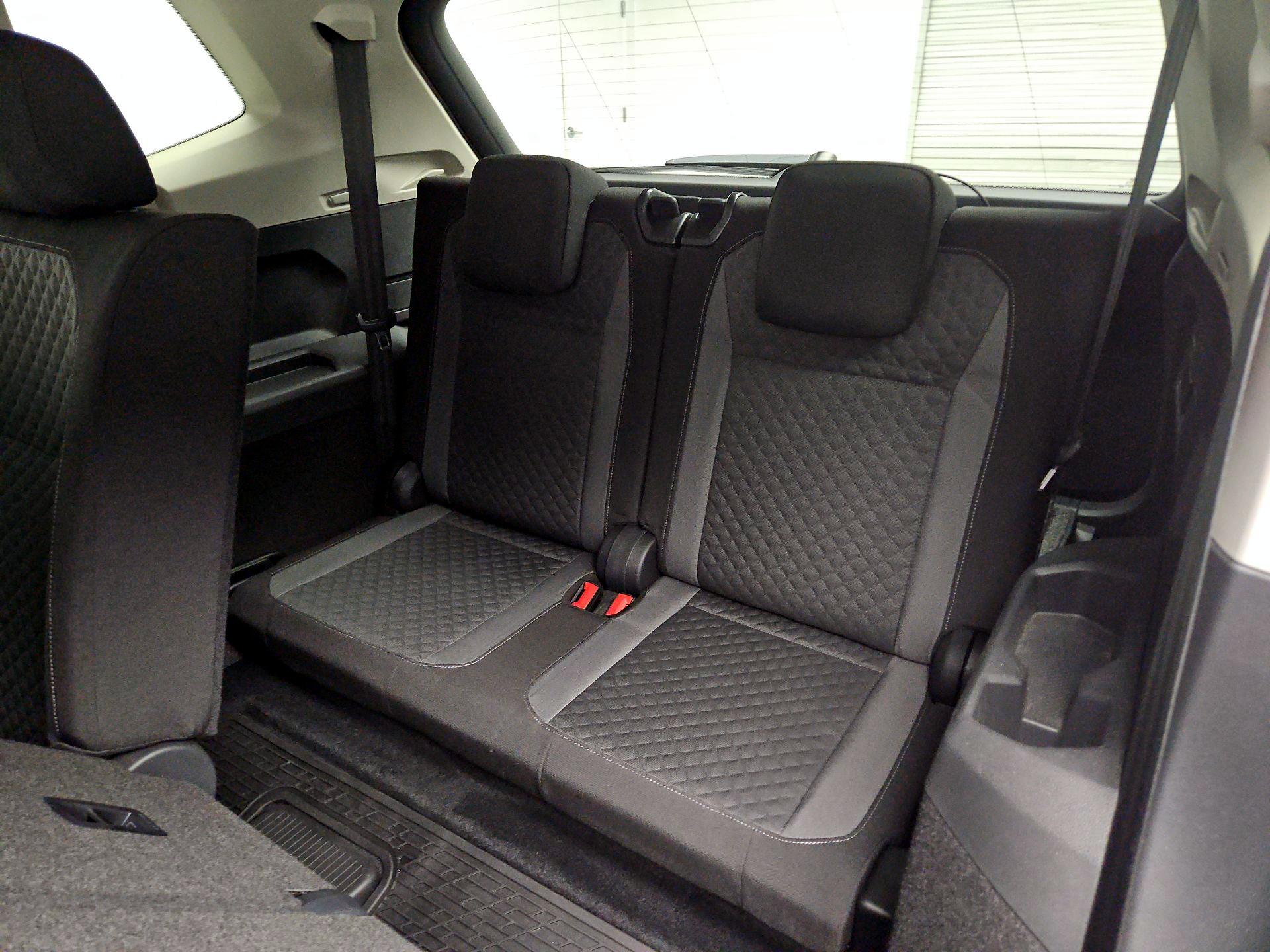 Thumbnail: 2018 Volkswagen Tiguan - 20