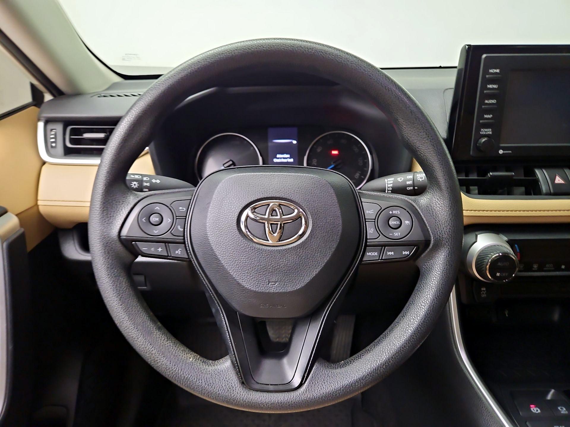 Thumbnail: 2022 Toyota RAV4 - 10