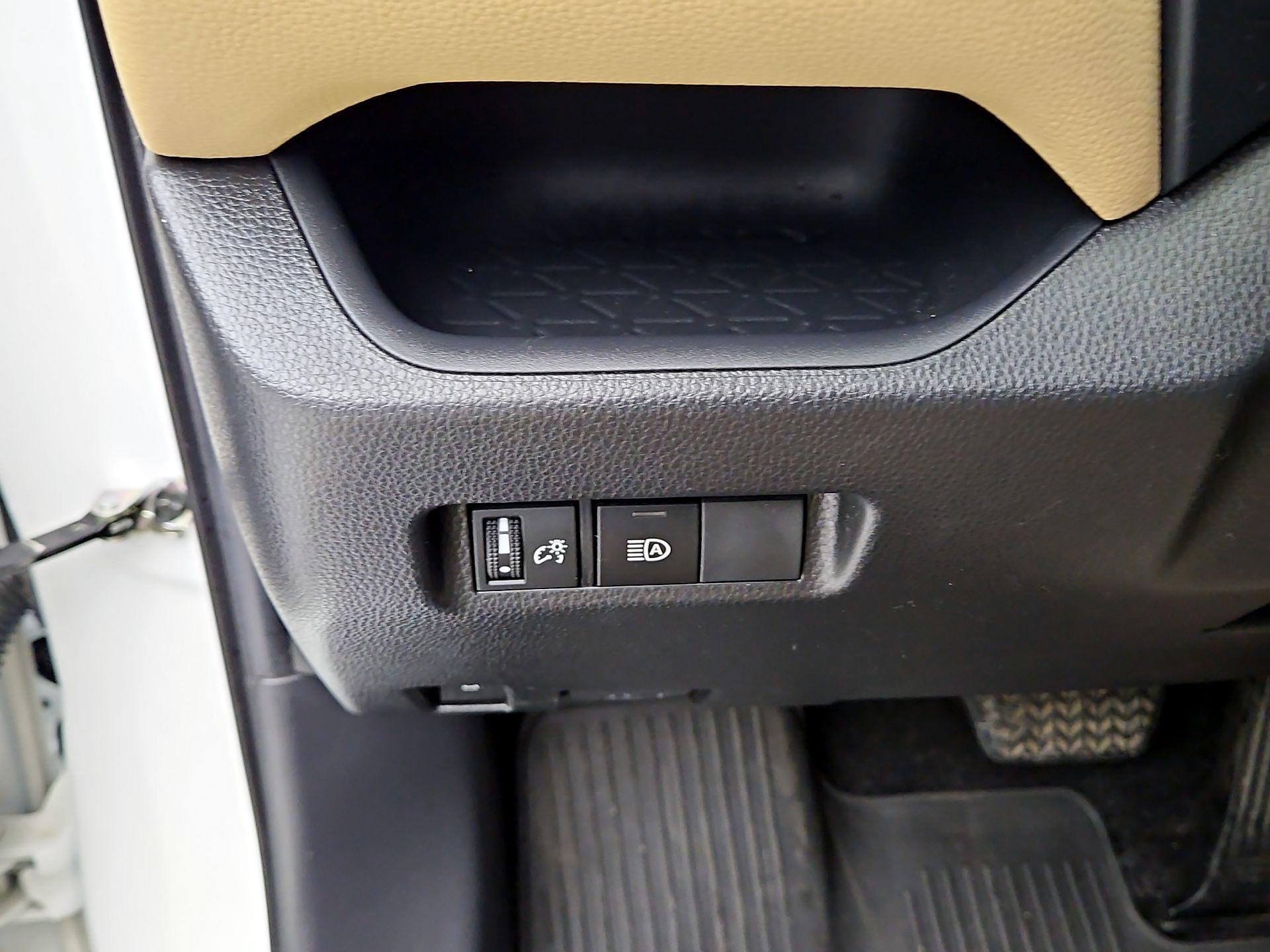 Thumbnail: 2022 Toyota RAV4 - 13