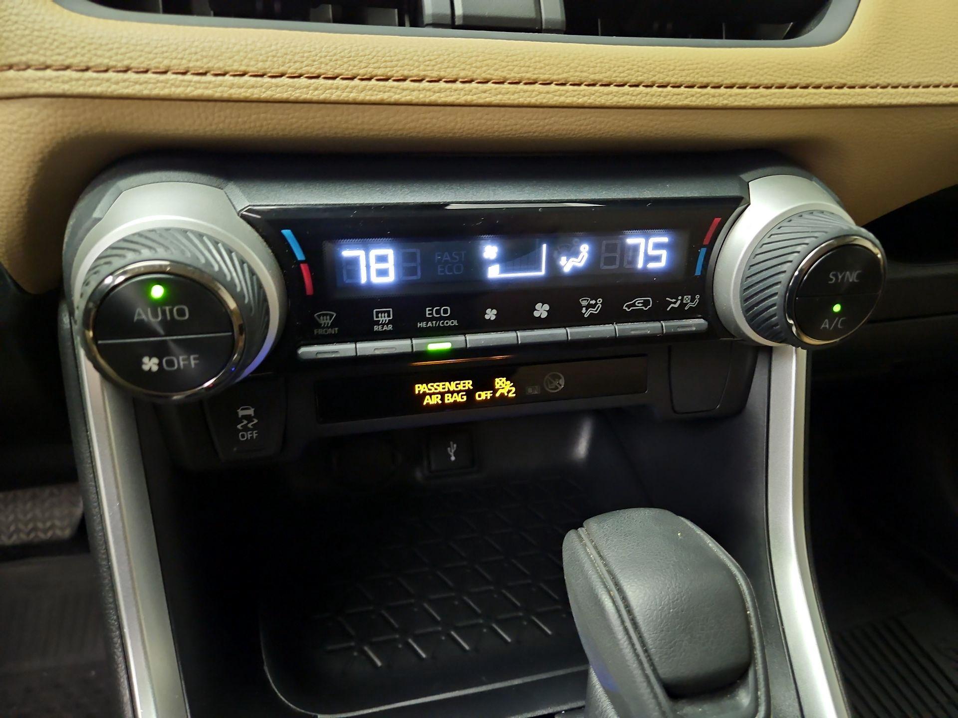 Thumbnail: 2022 Toyota RAV4 - 16