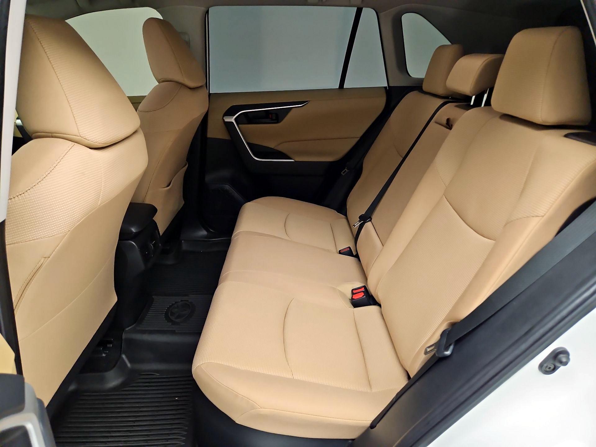 Thumbnail: 2022 Toyota RAV4 - 19