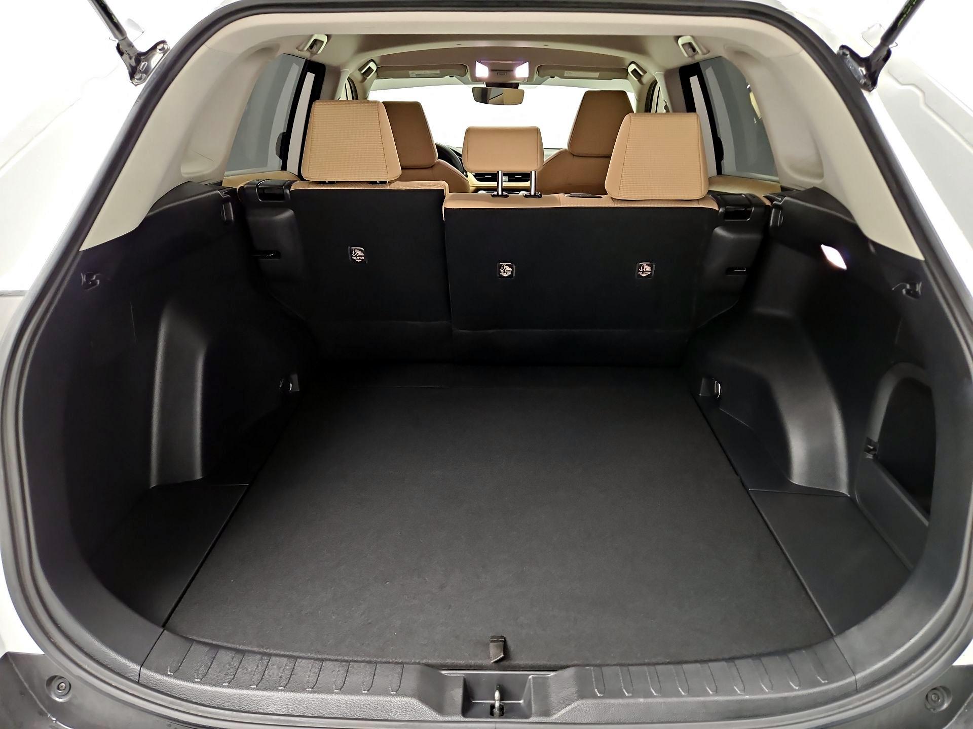 Thumbnail: 2022 Toyota RAV4 - 20