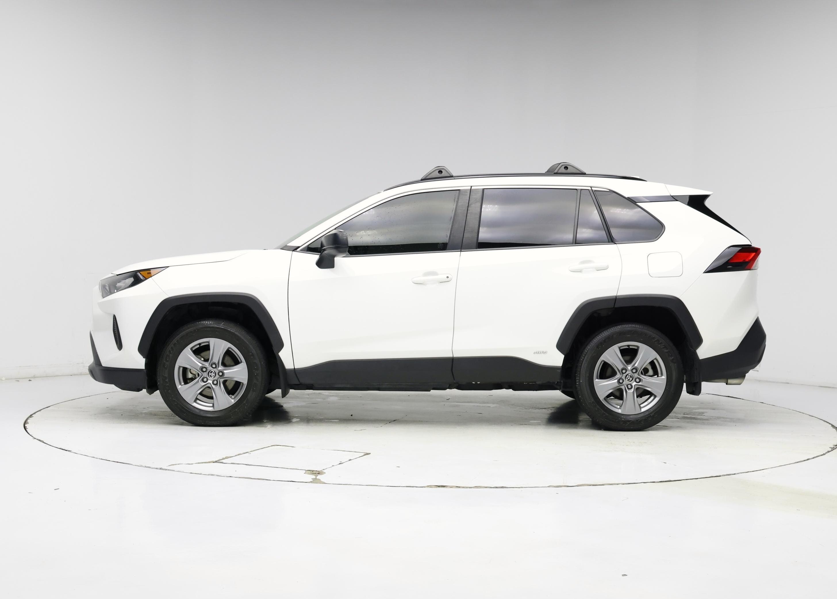 Thumbnail: 2022 Toyota RAV4 - 3