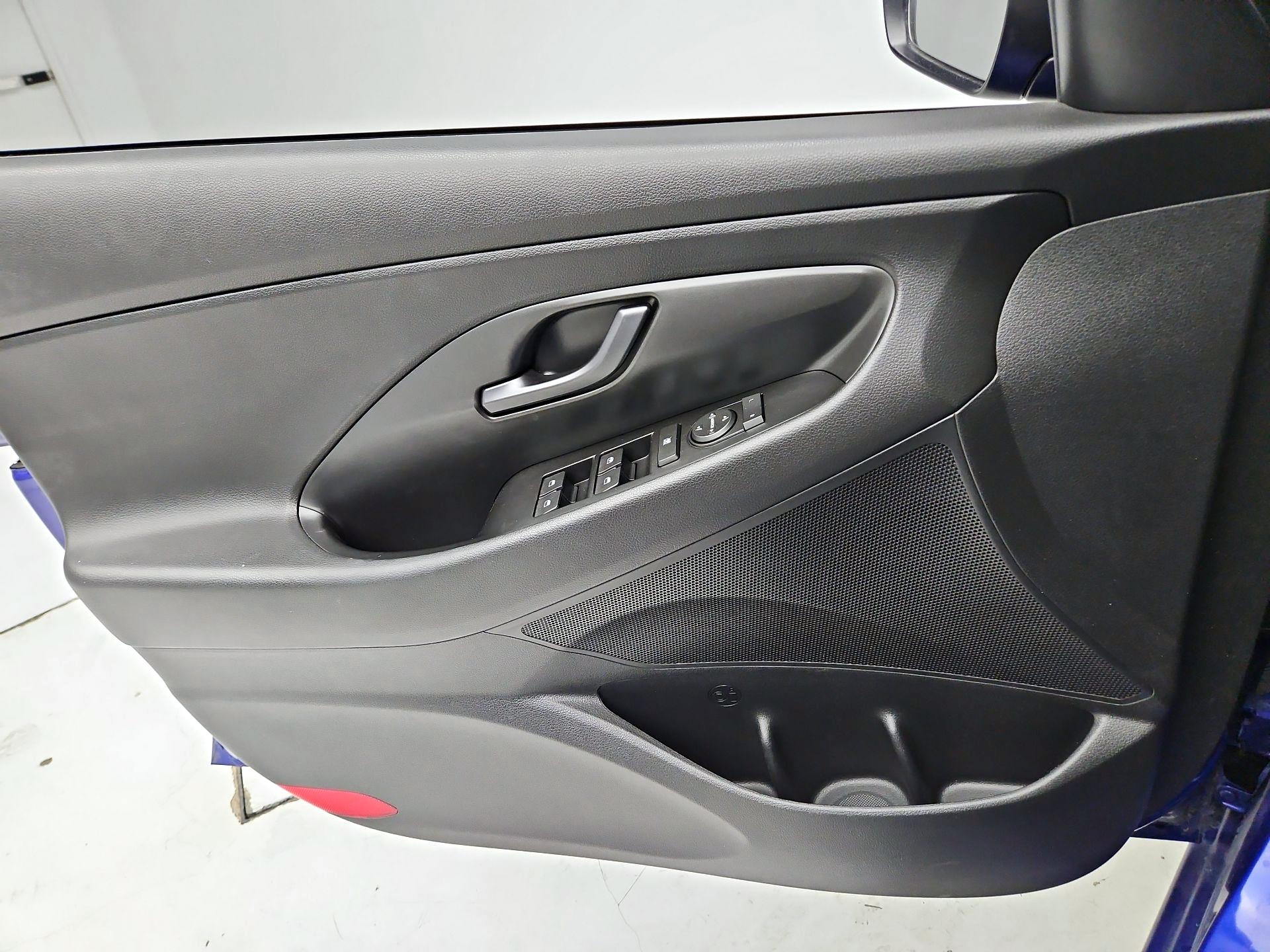 Thumbnail: 2019 Hyundai Elantra - 12