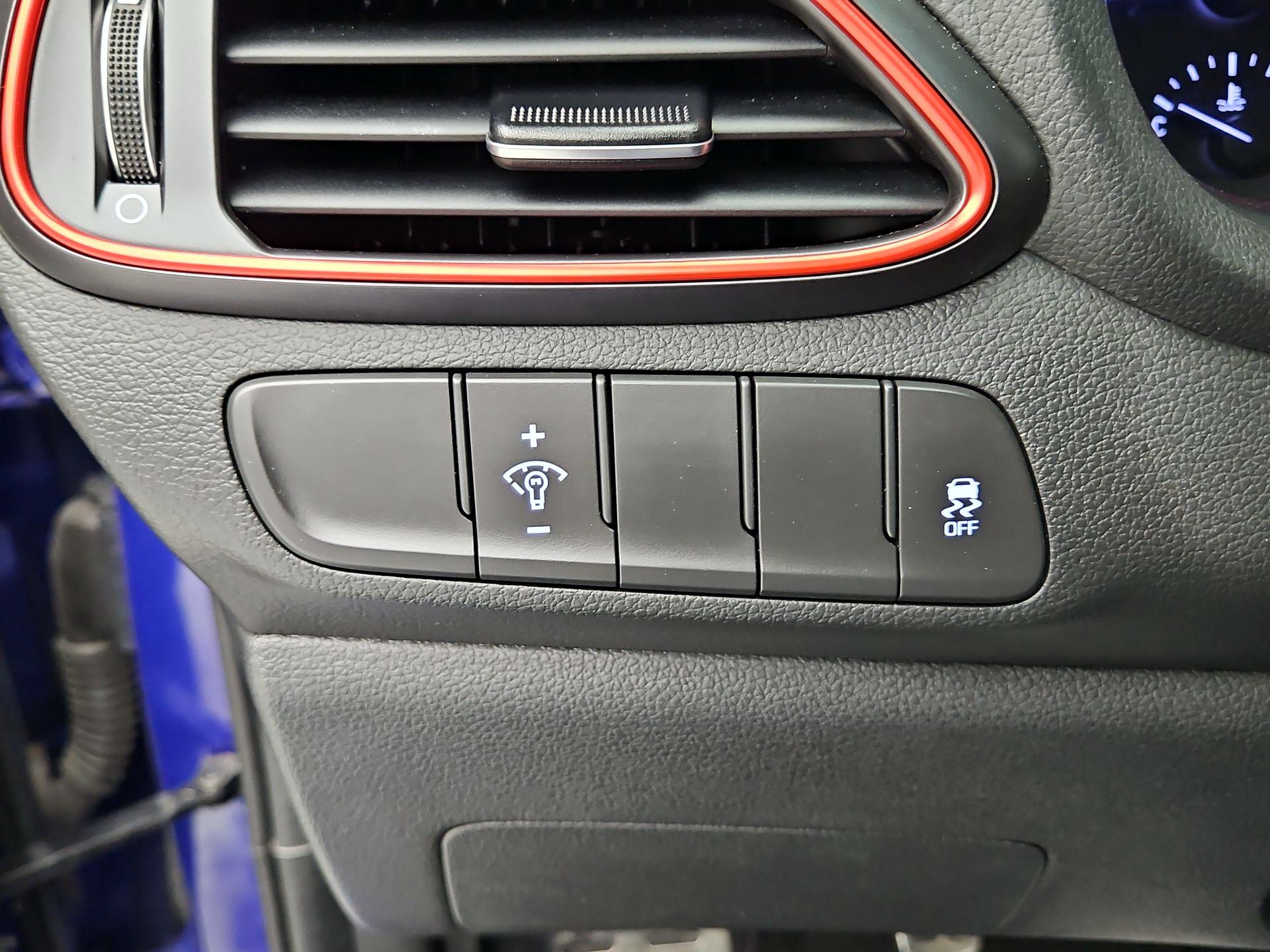 Thumbnail: 2019 Hyundai Elantra - 13