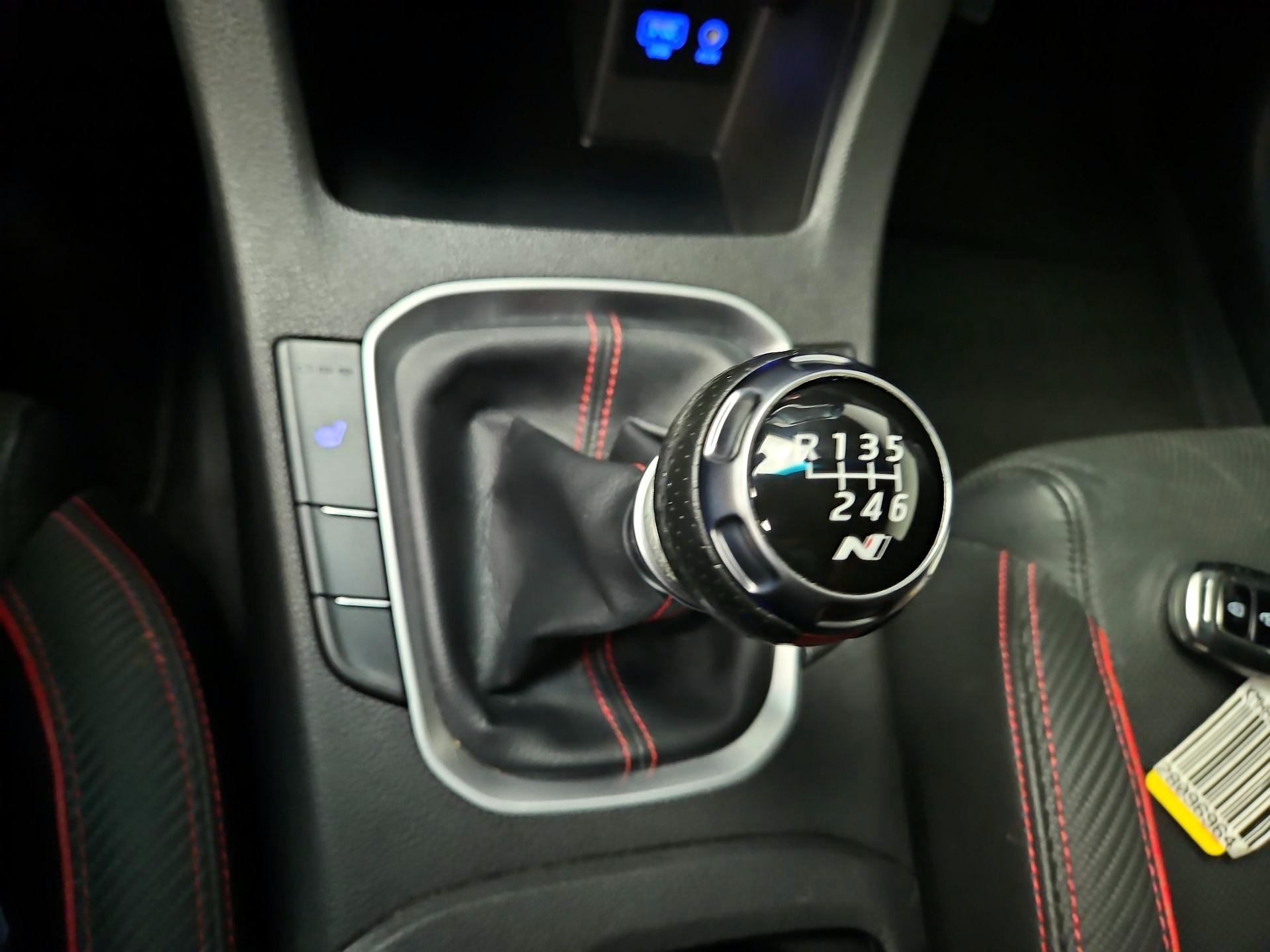 Thumbnail: 2019 Hyundai Elantra - 17