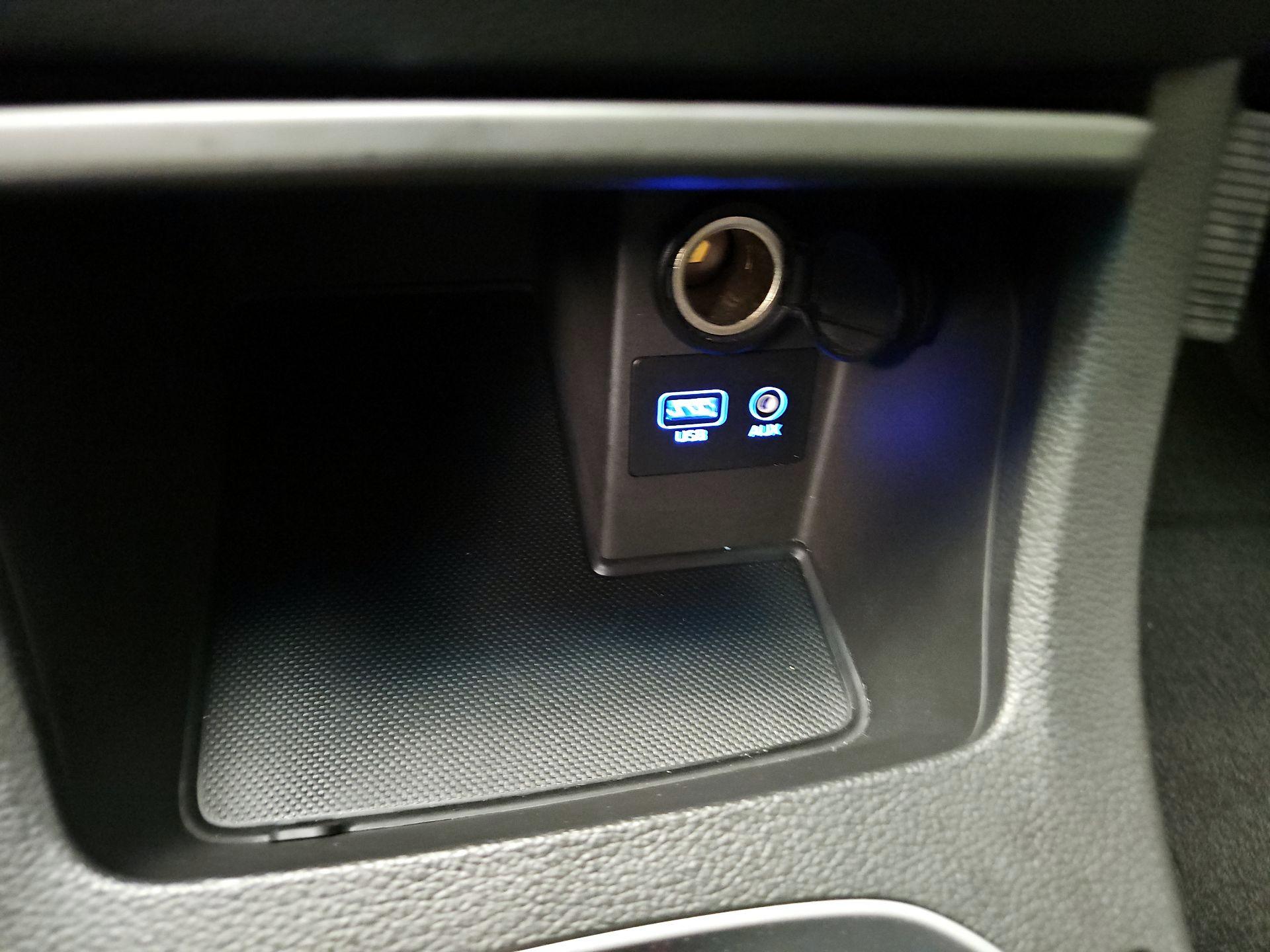 Thumbnail: 2019 Hyundai Elantra - 18