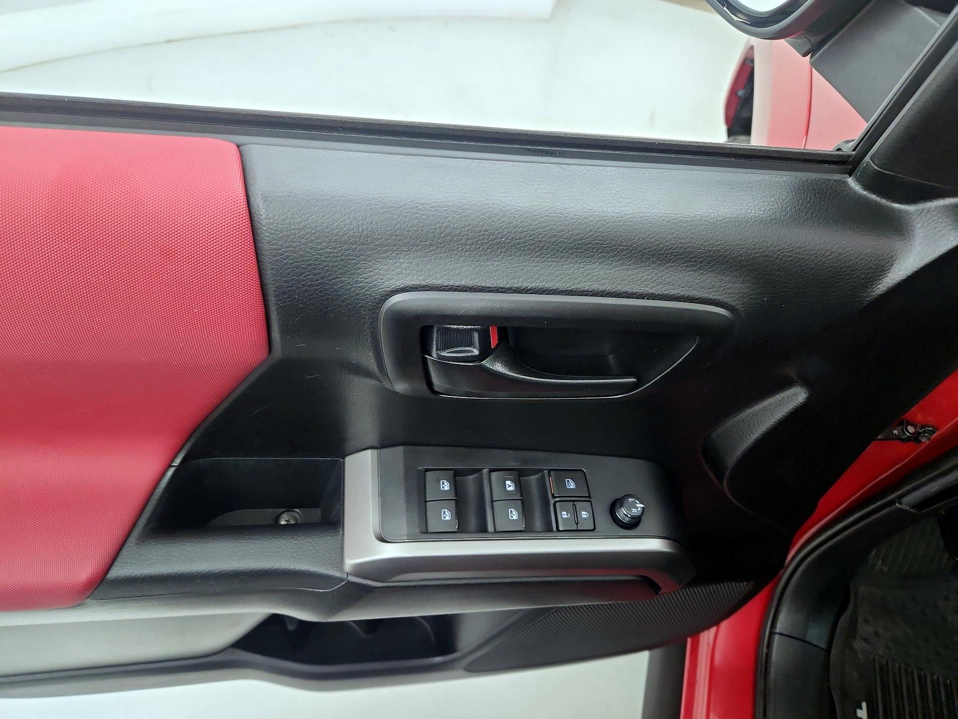 Thumbnail: 2021 Toyota Tacoma - 12