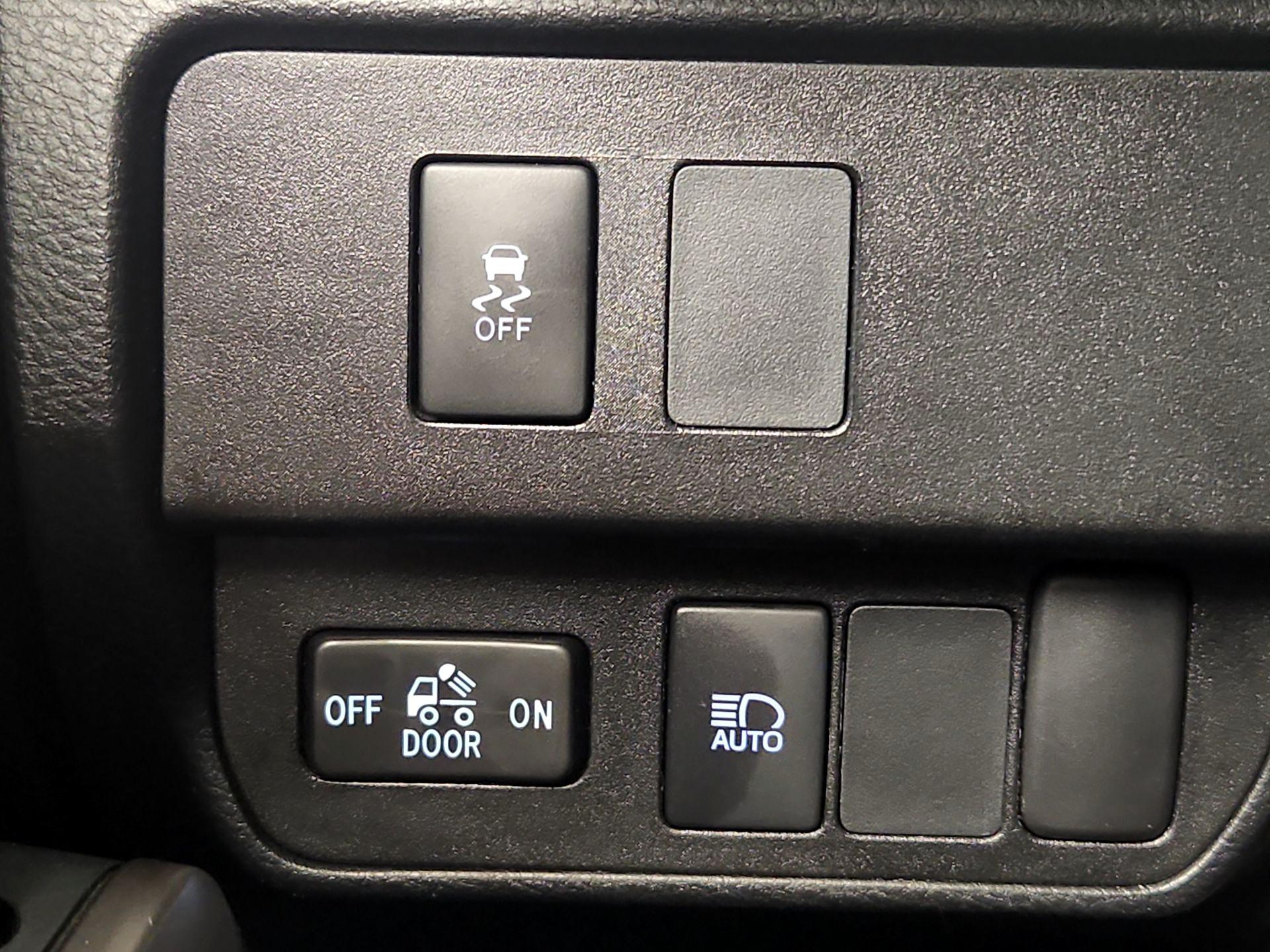 Thumbnail: 2021 Toyota Tacoma - 13