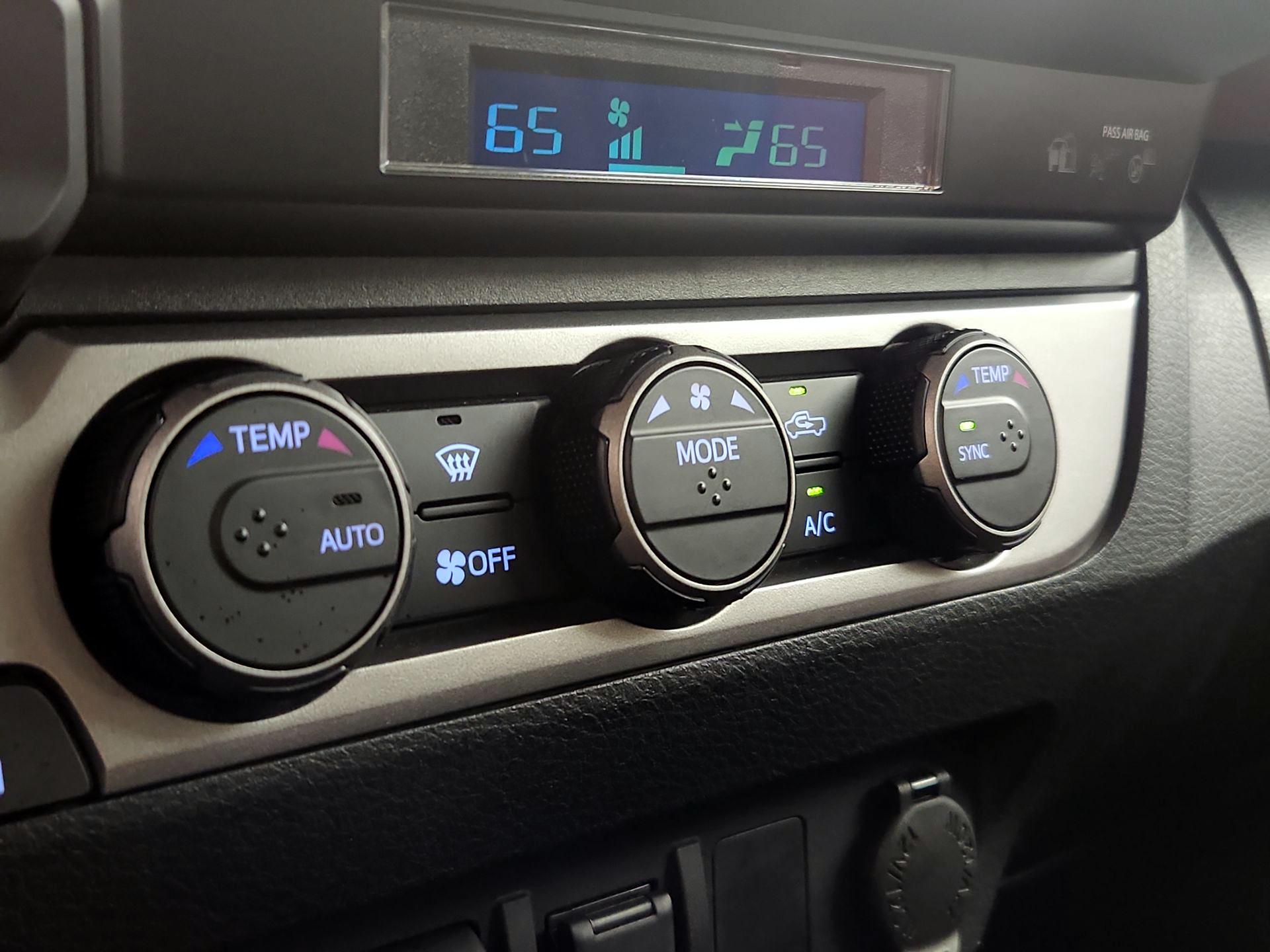 Thumbnail: 2021 Toyota Tacoma - 16