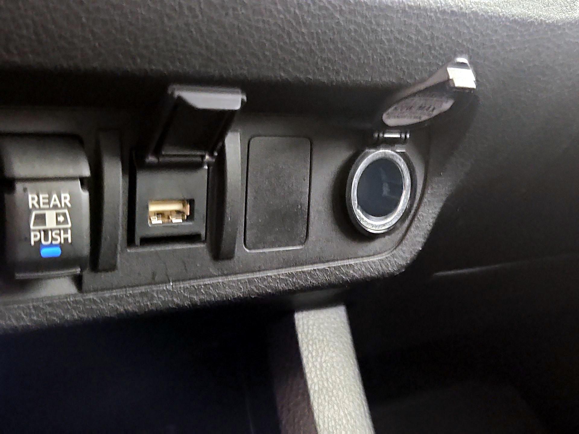 Thumbnail: 2021 Toyota Tacoma - 18