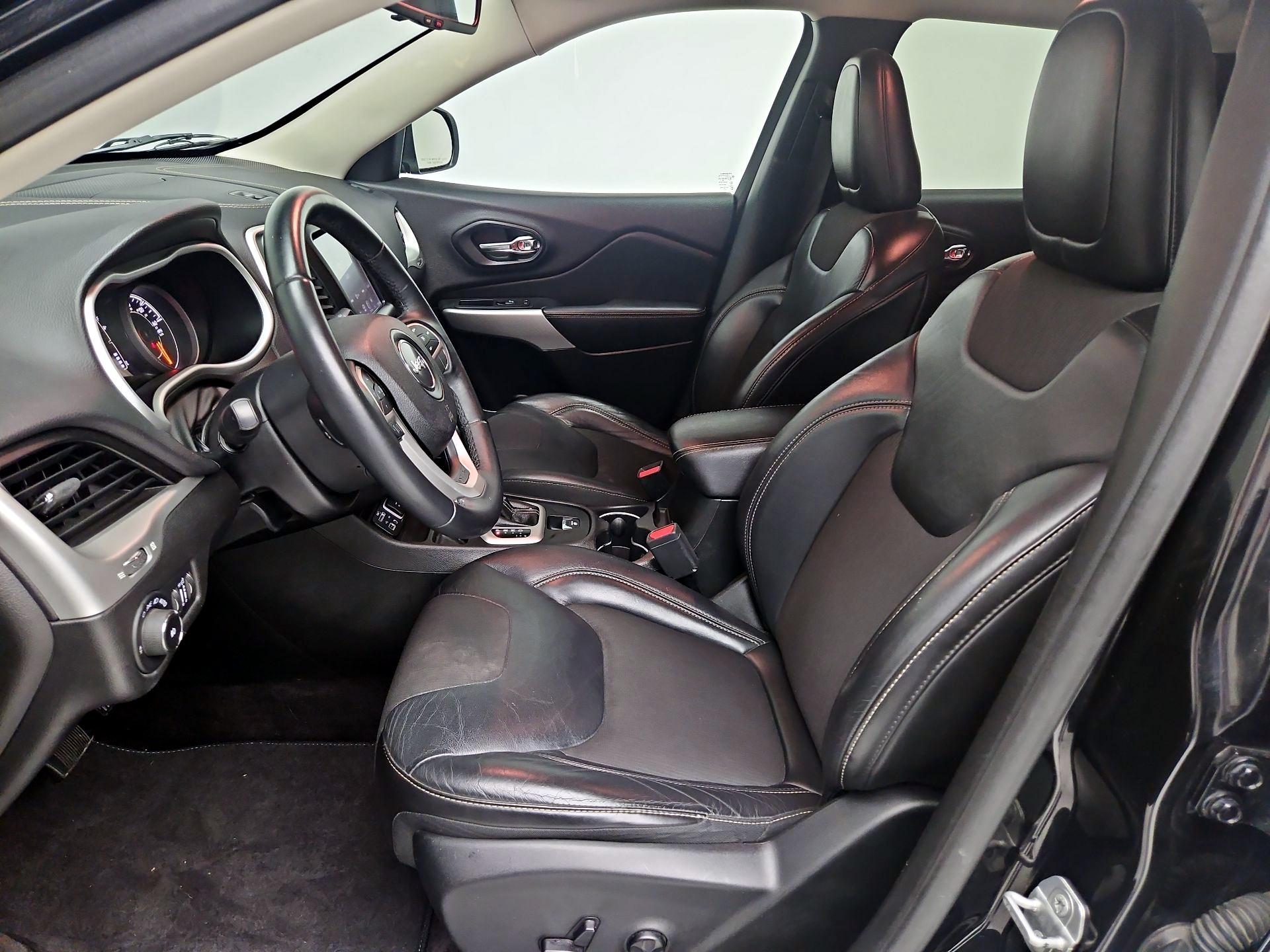 Thumbnail: 2018 Jeep Cherokee - 11