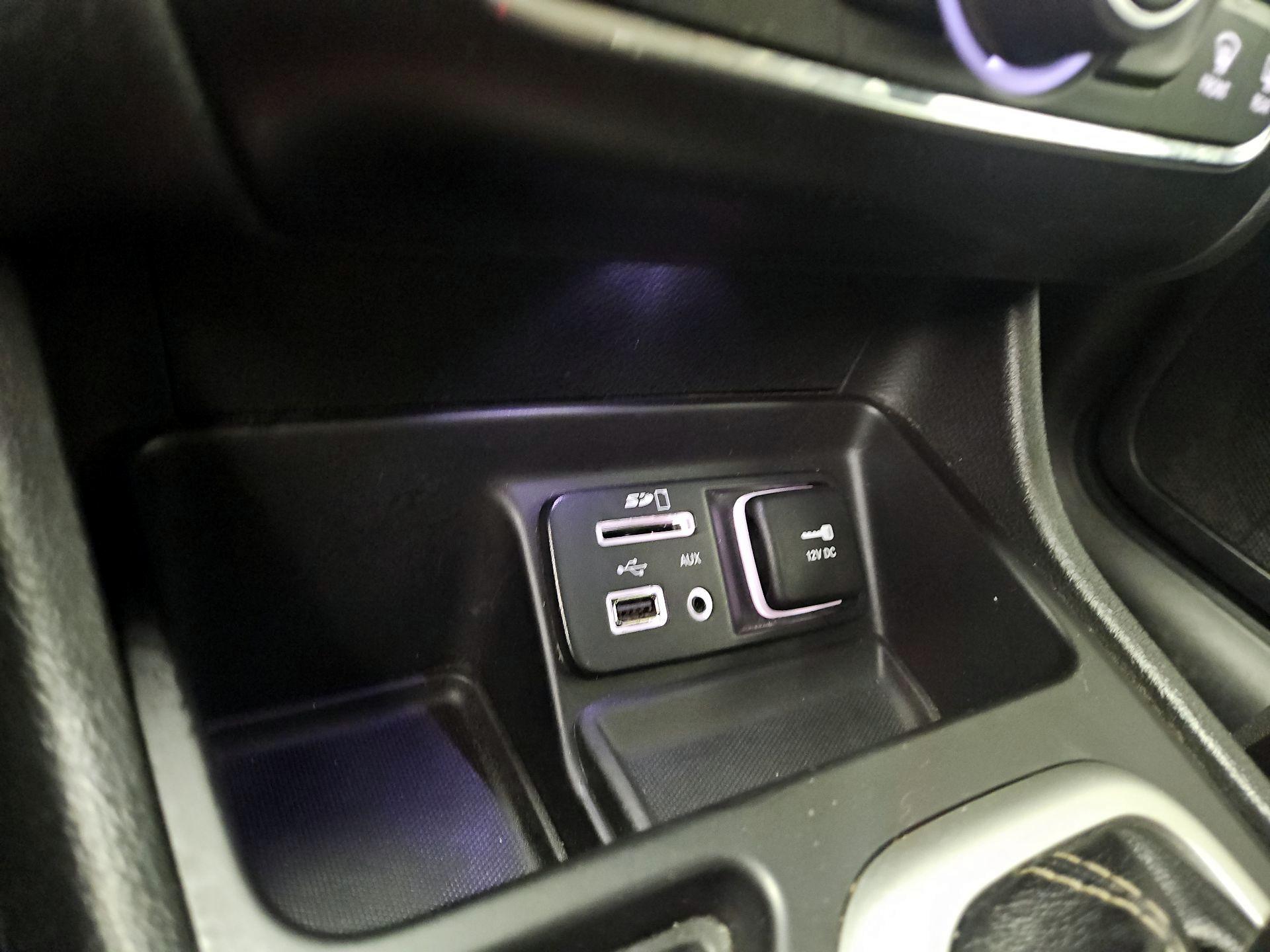 Thumbnail: 2018 Jeep Cherokee - 18