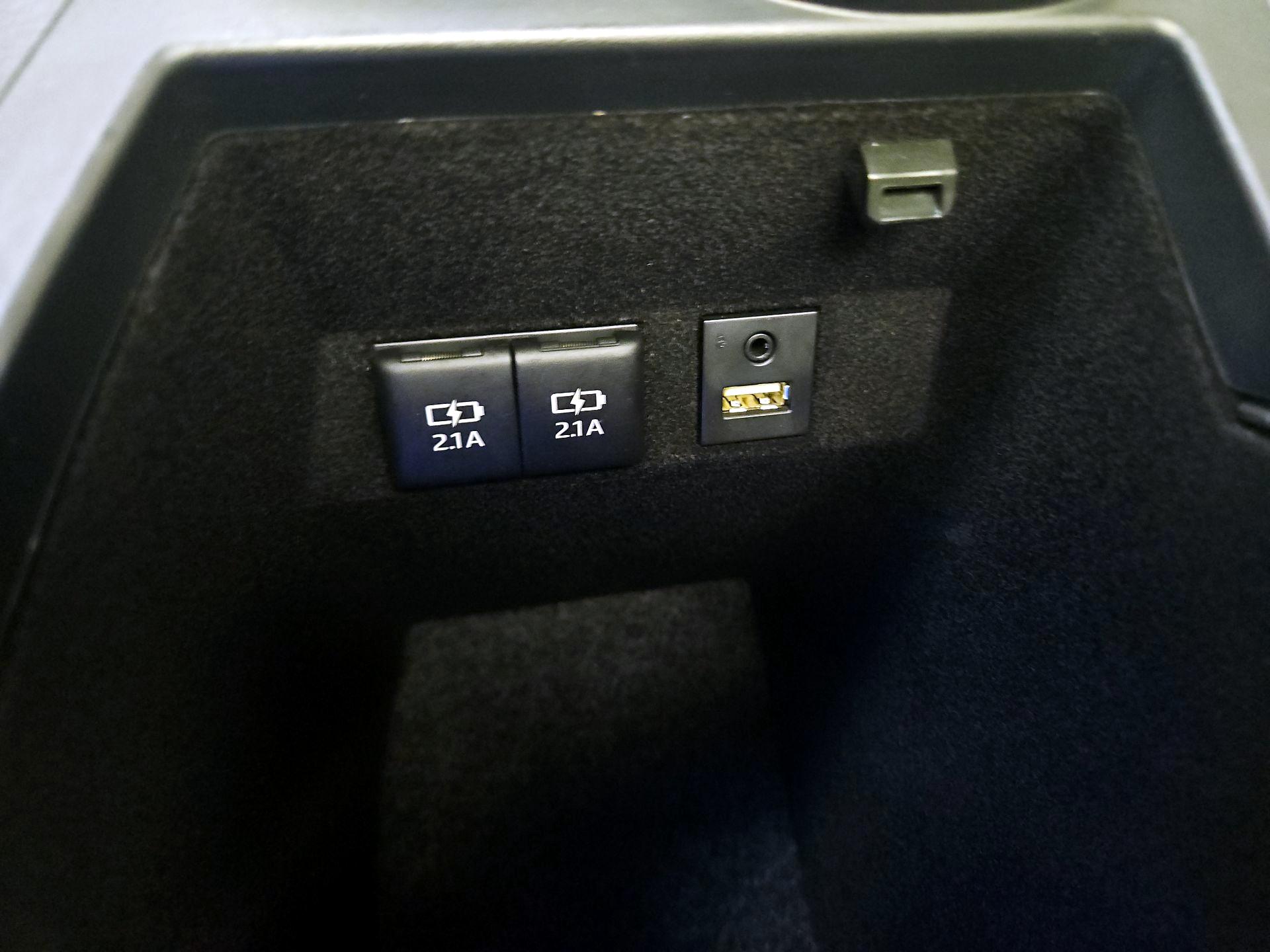 Thumbnail: 2019 Toyota Avalon - 19