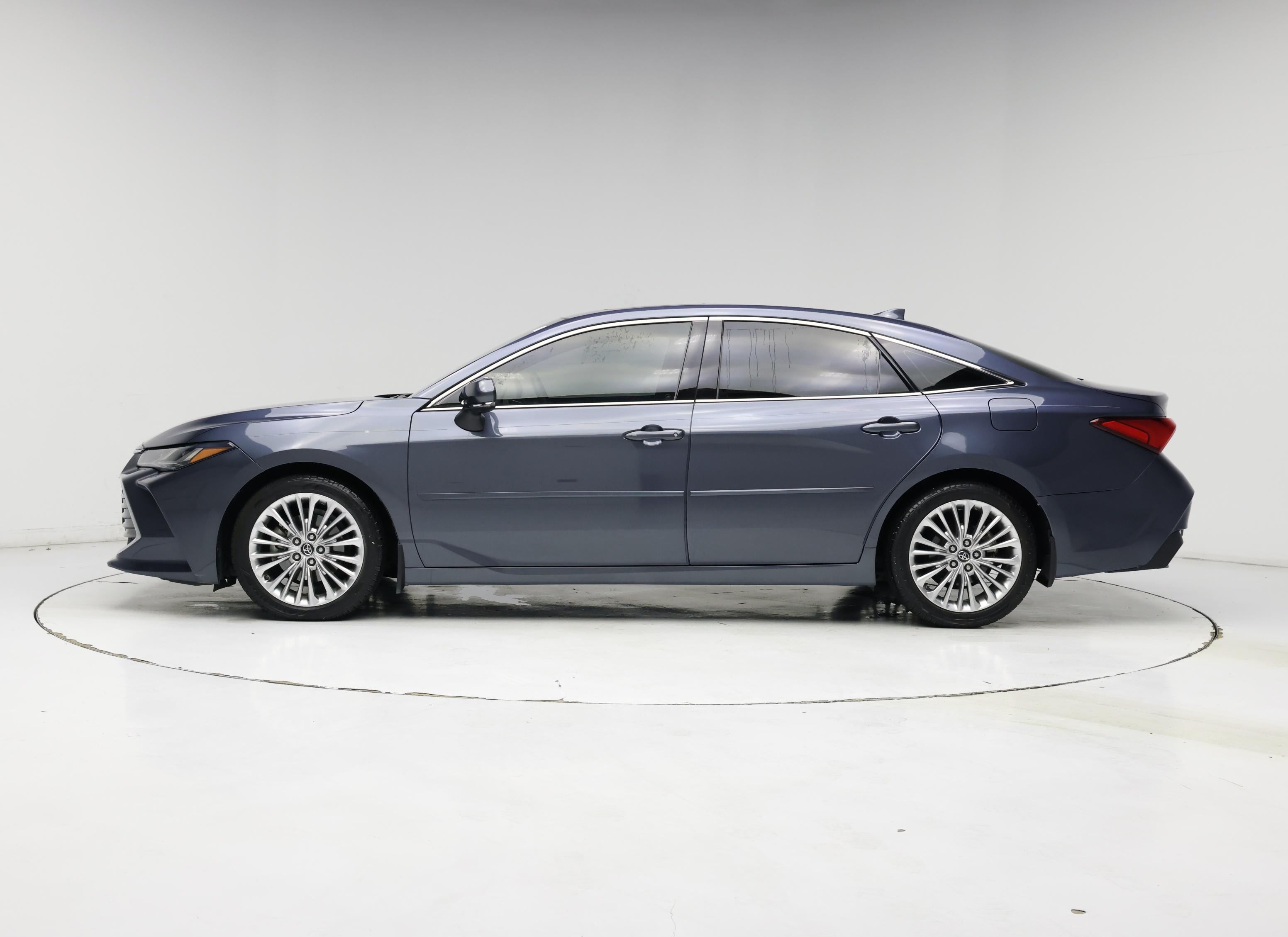 Thumbnail: 2019 Toyota Avalon - 3