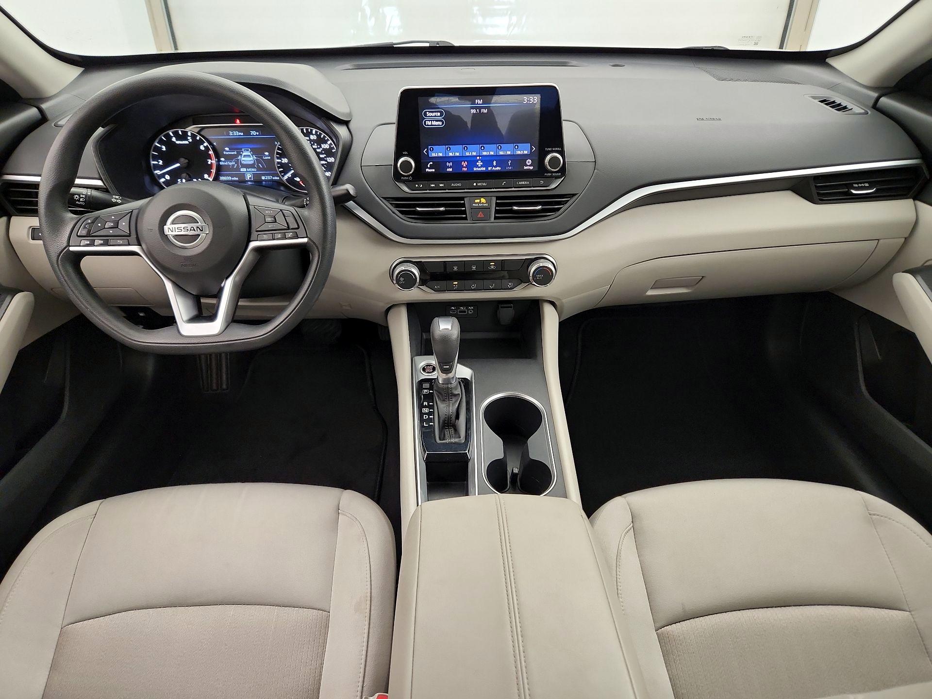 Thumbnail: 2022 Nissan Altima - 9