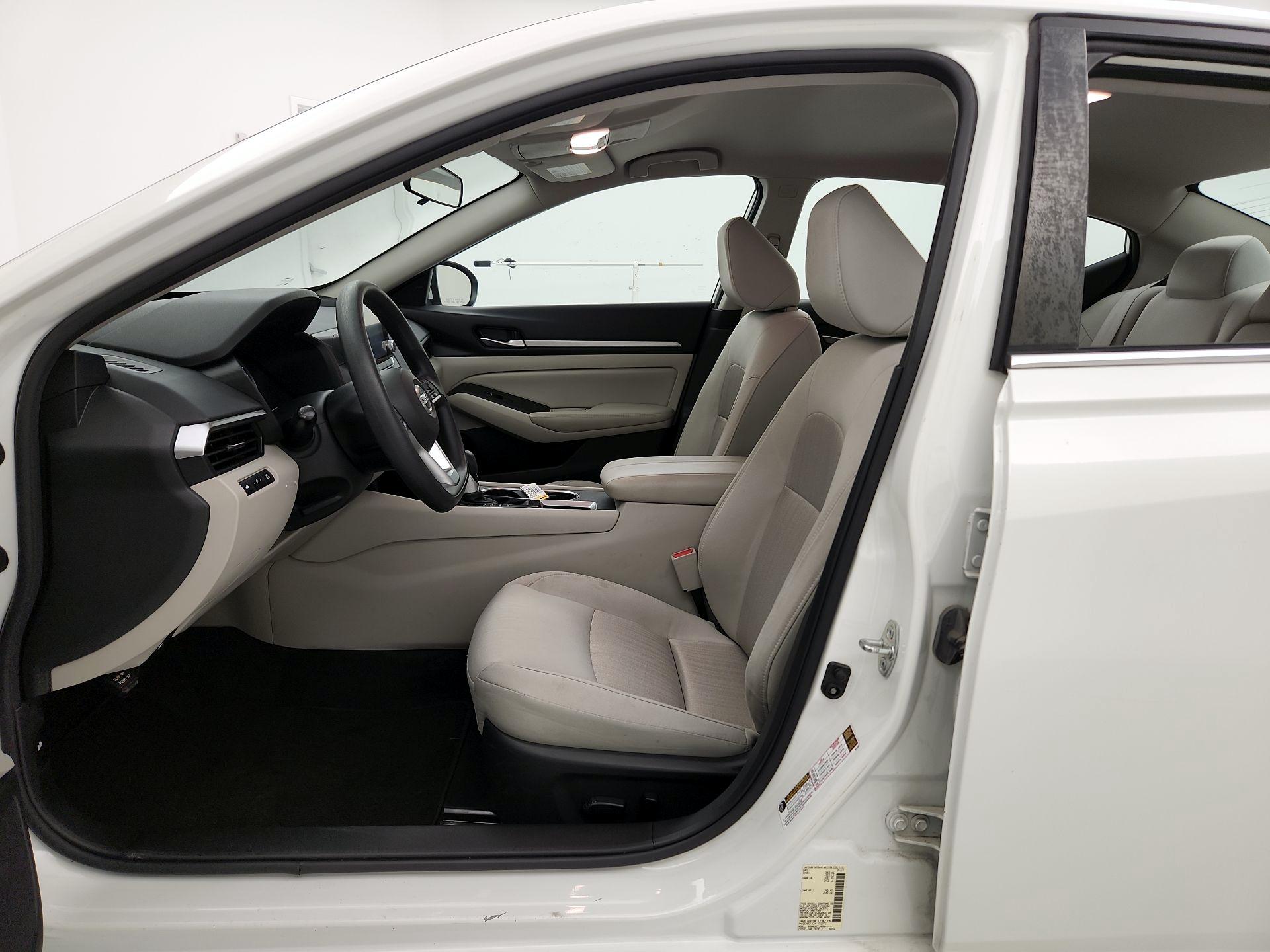 Thumbnail: 2022 Nissan Altima - 11