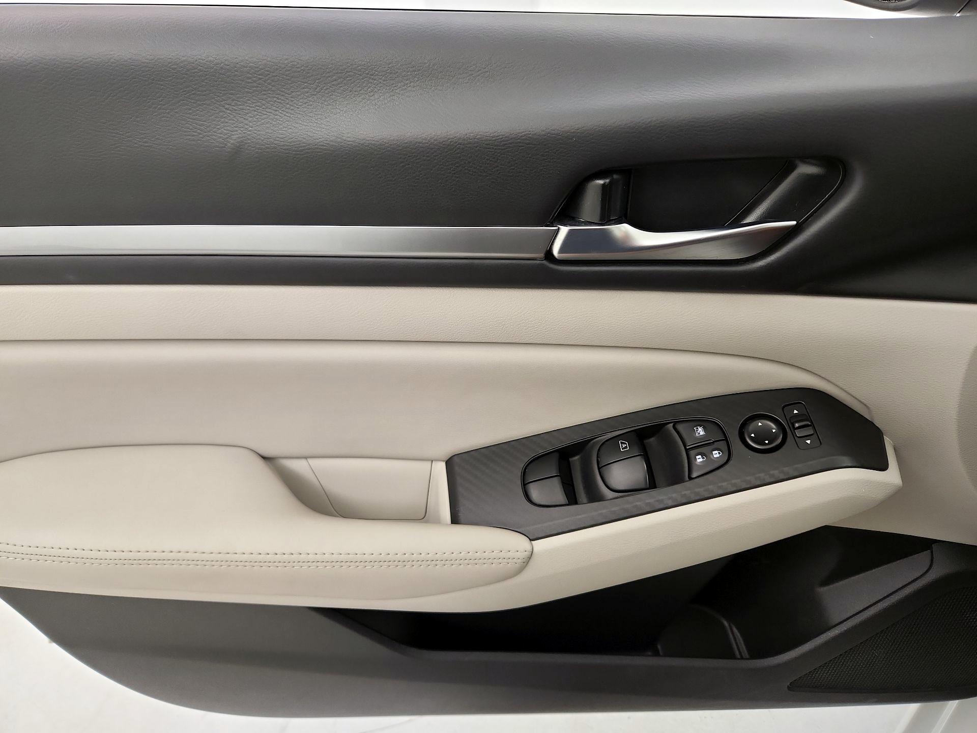 Thumbnail: 2022 Nissan Altima - 12