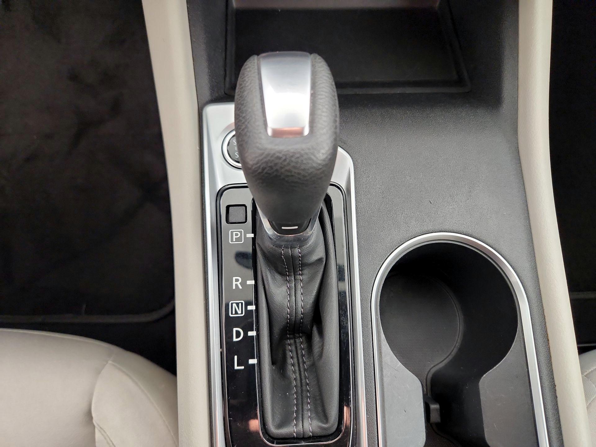 Thumbnail: 2022 Nissan Altima - 17