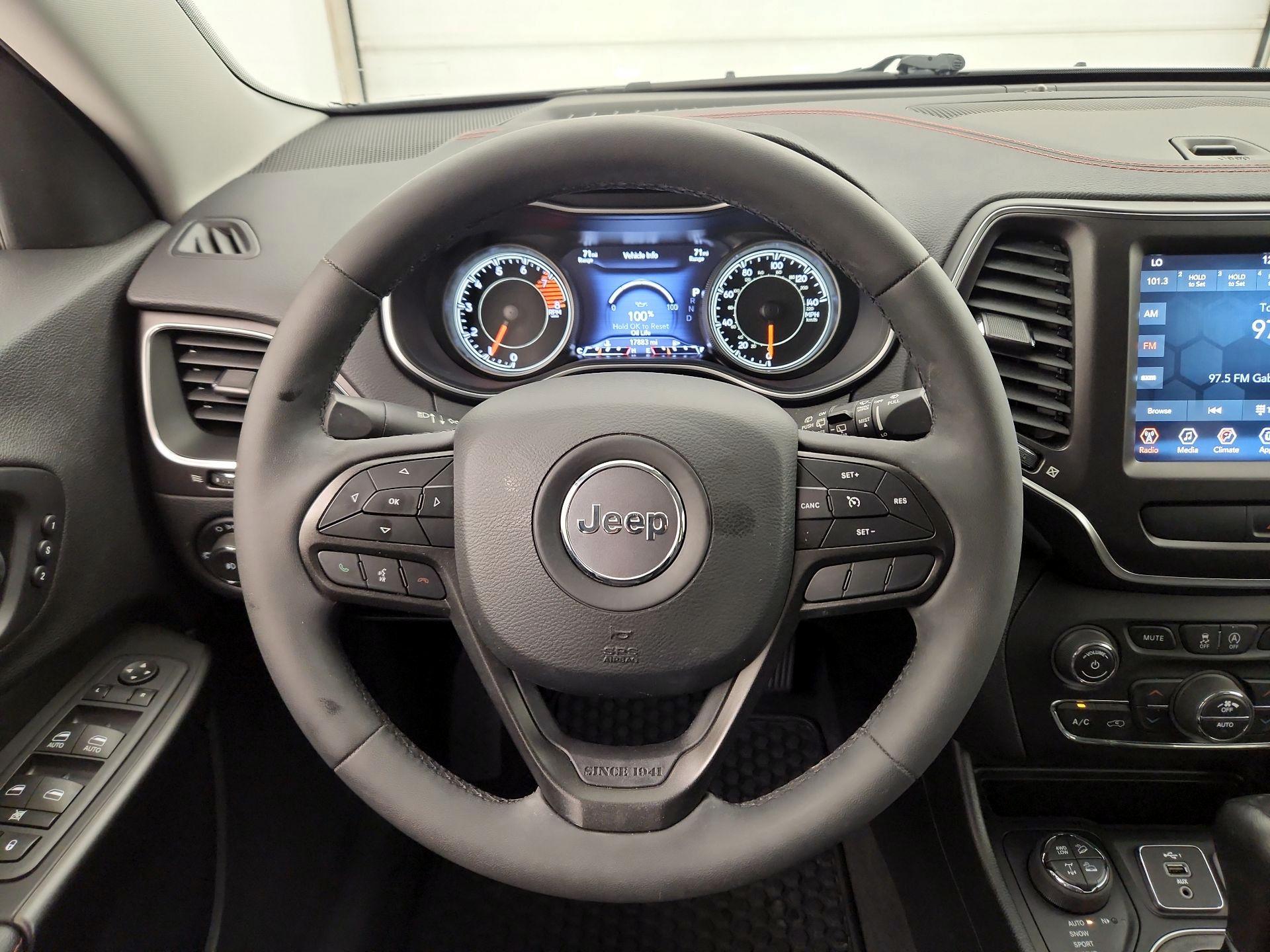 Thumbnail: 2022 Jeep Cherokee - 10