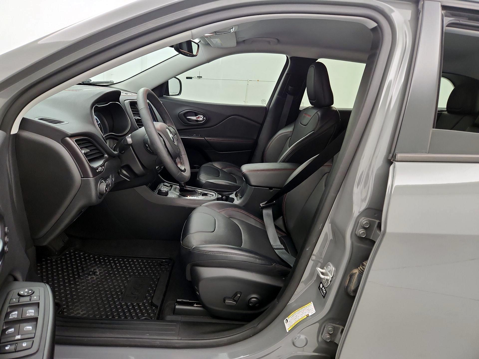 Thumbnail: 2022 Jeep Cherokee - 11