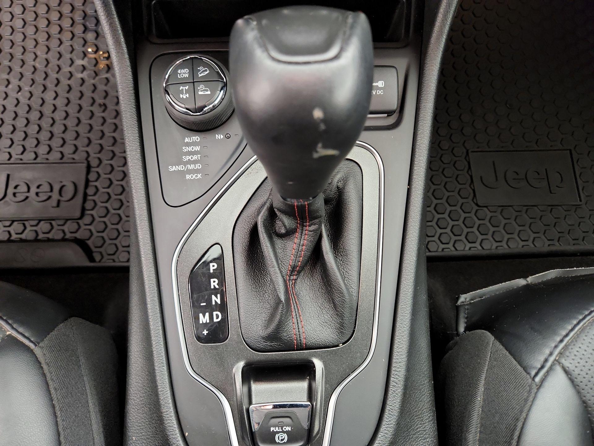 Thumbnail: 2022 Jeep Cherokee - 17