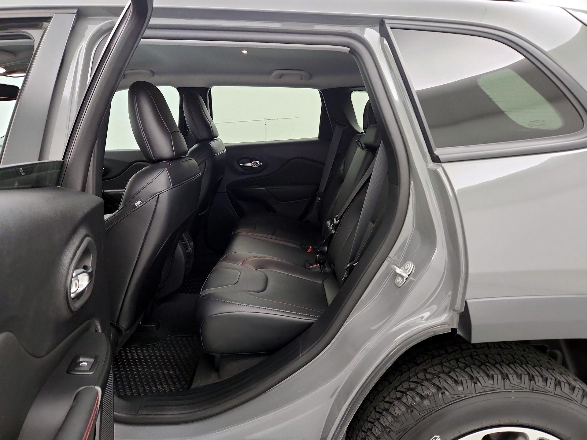 Thumbnail: 2022 Jeep Cherokee - 19