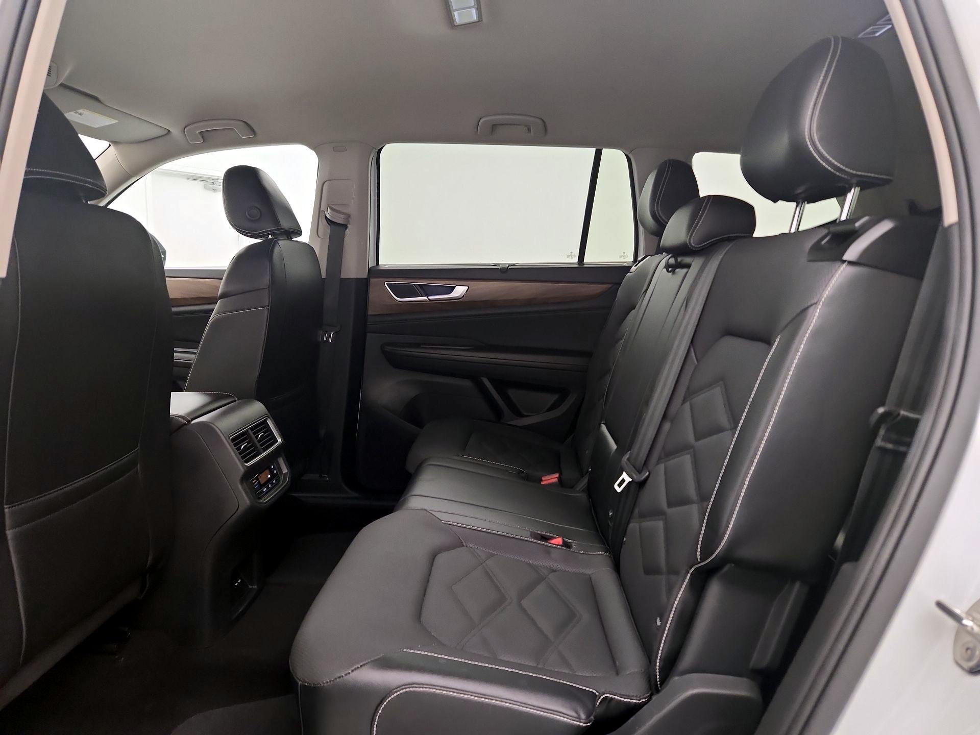 Thumbnail: 2024 Volkswagen Atlas - 17