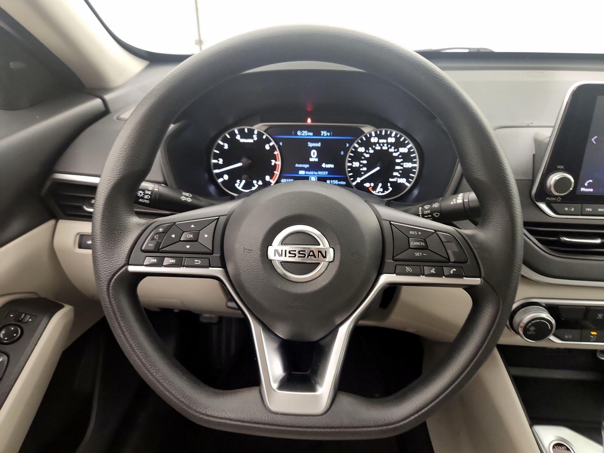 Thumbnail: 2022 Nissan Altima - 10