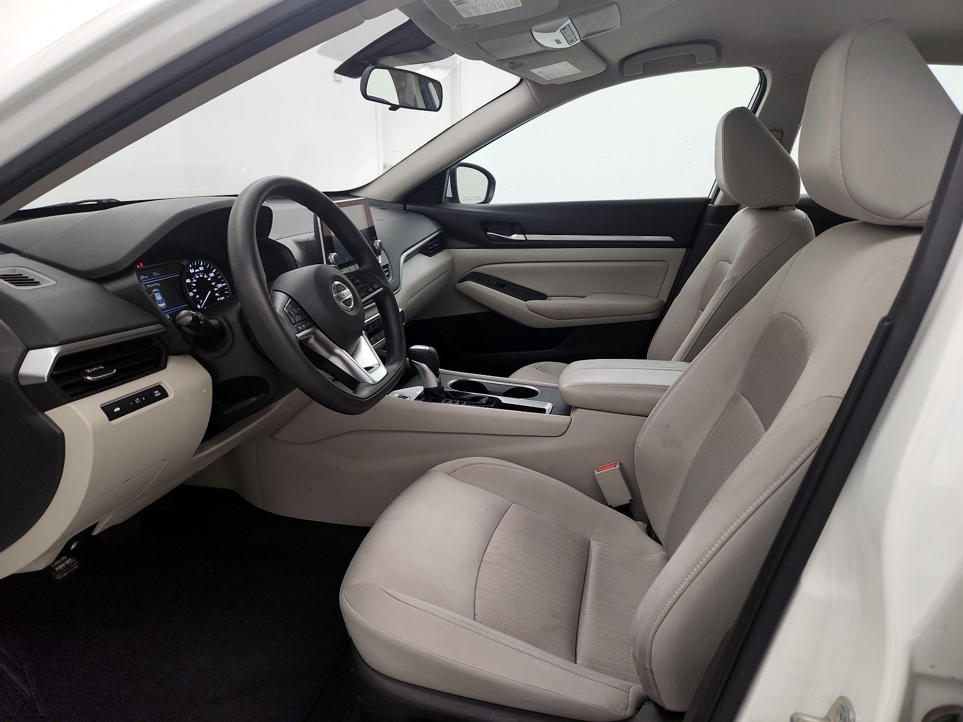 Thumbnail: 2022 Nissan Altima - 11