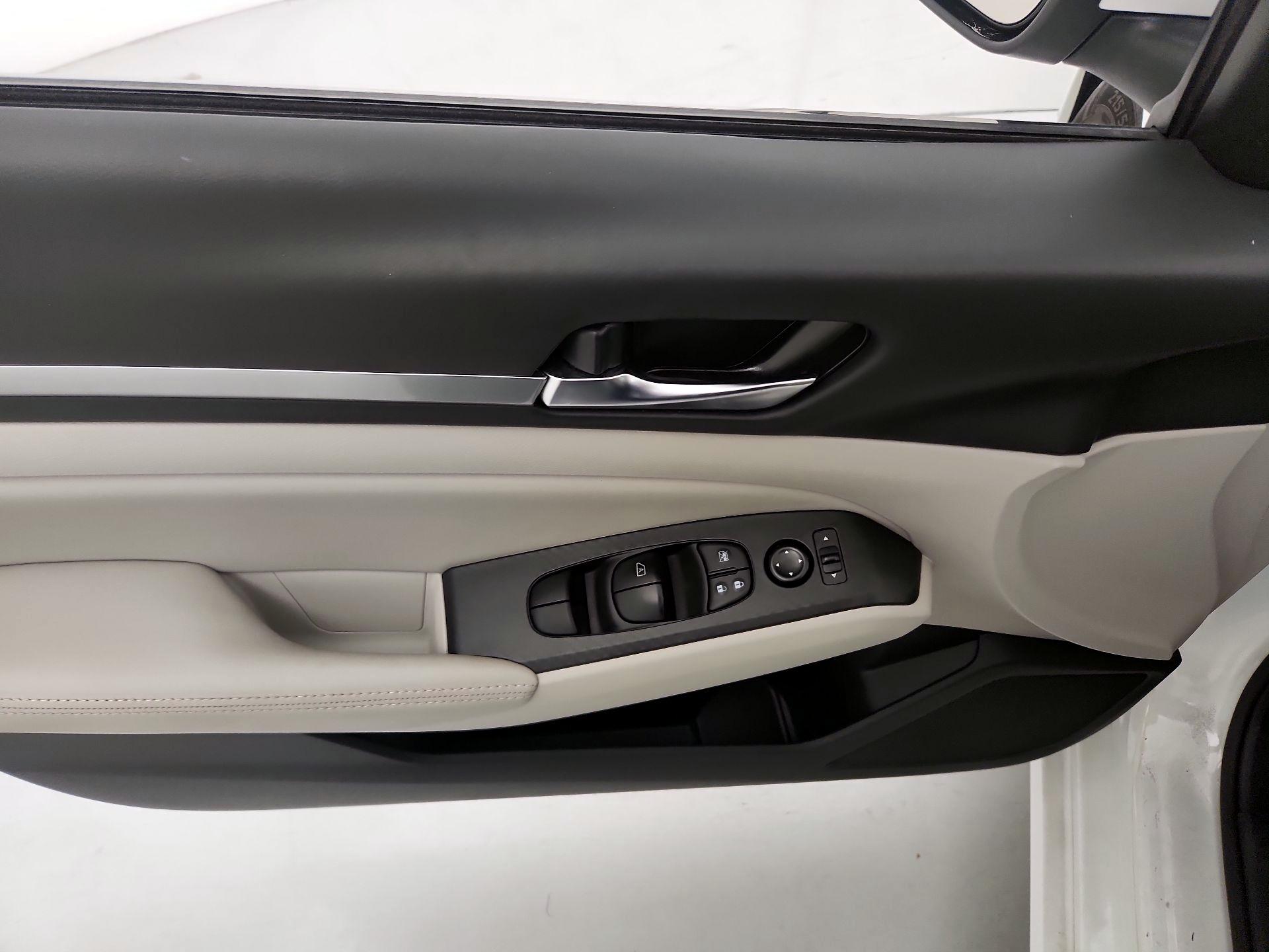 Thumbnail: 2022 Nissan Altima - 12