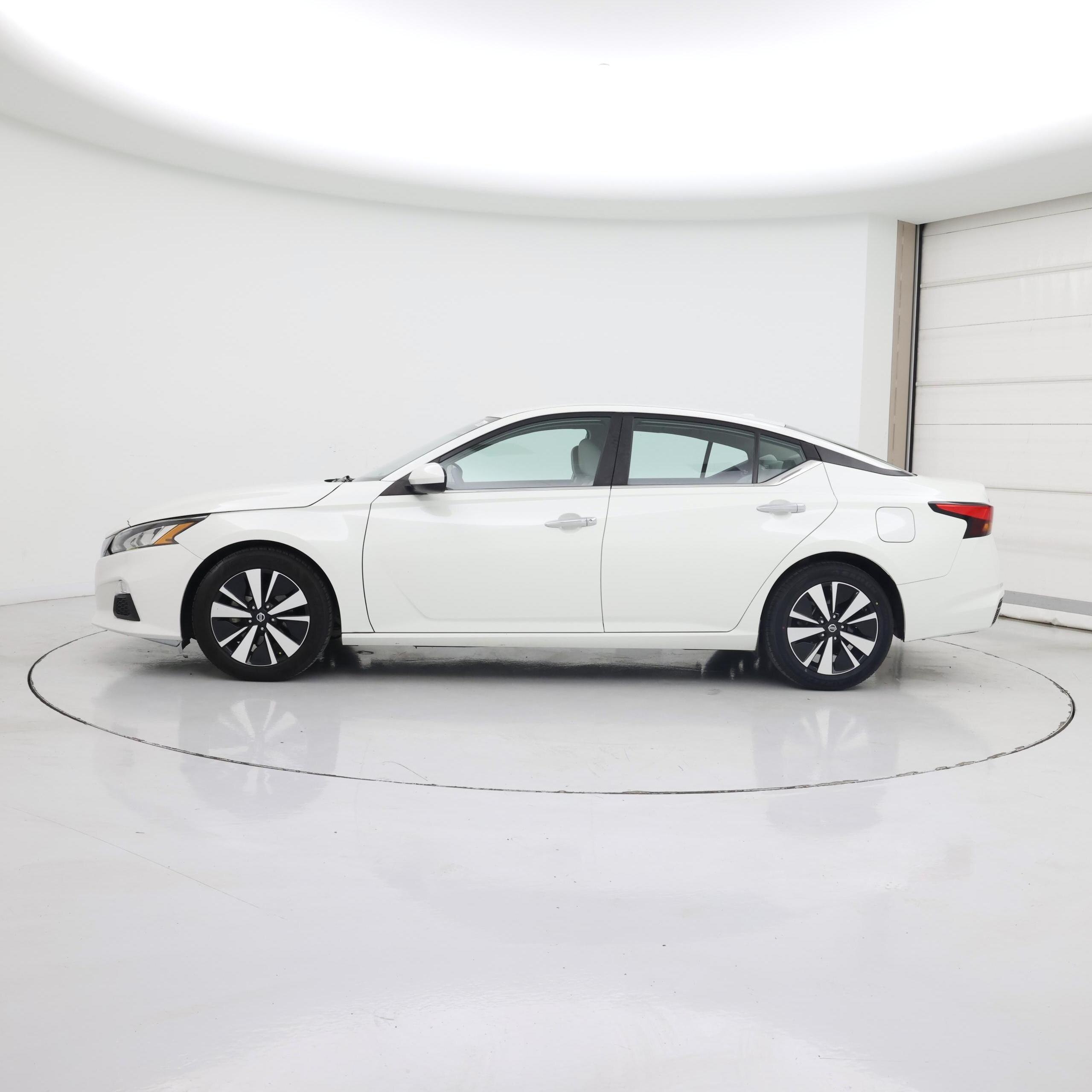 Thumbnail: 2022 Nissan Altima - 3